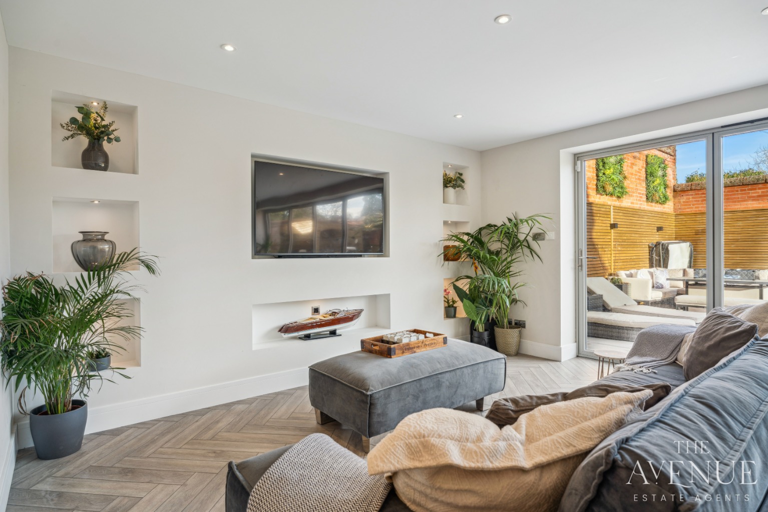7 bed detached house for sale in Stunning Family Home + Two Bedroom Annex 5