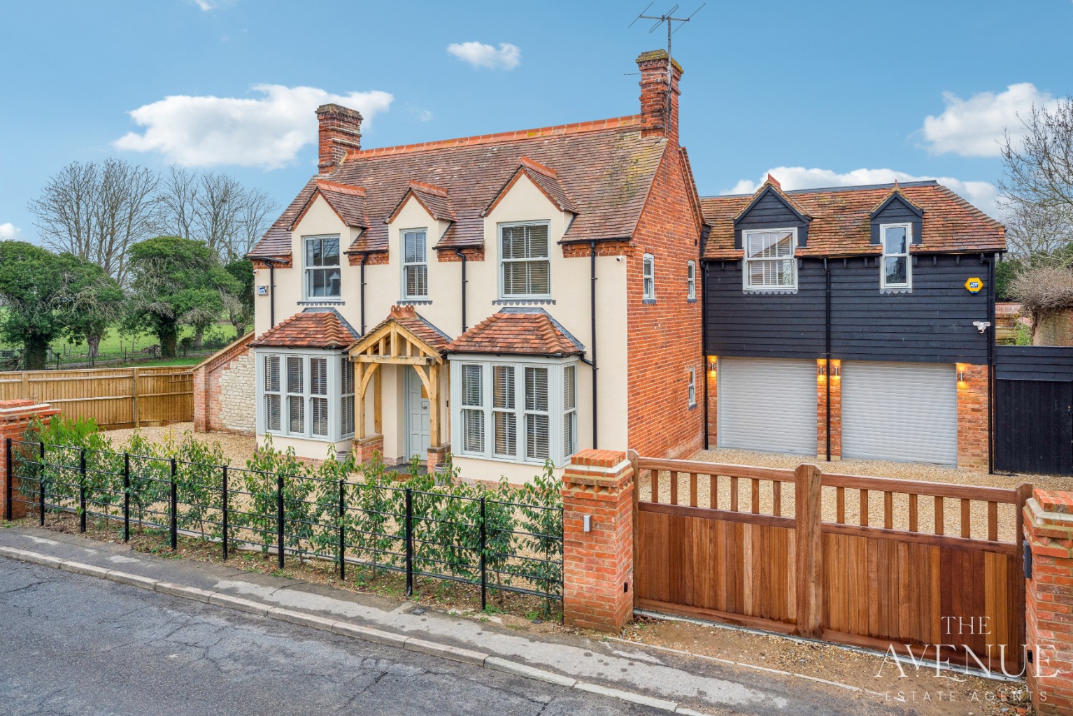 7 bed detached house for sale in Stunning Family Home + Two Bedroom Annex 1