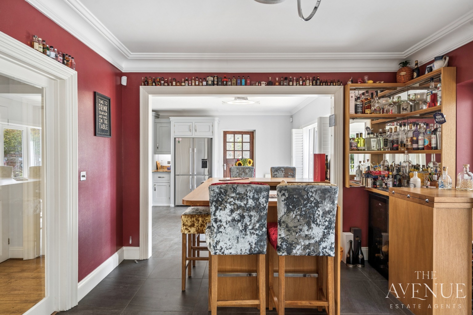 4 bed detached house for sale in Perfect Home for Family & Entertaining - Upper Basildon 6