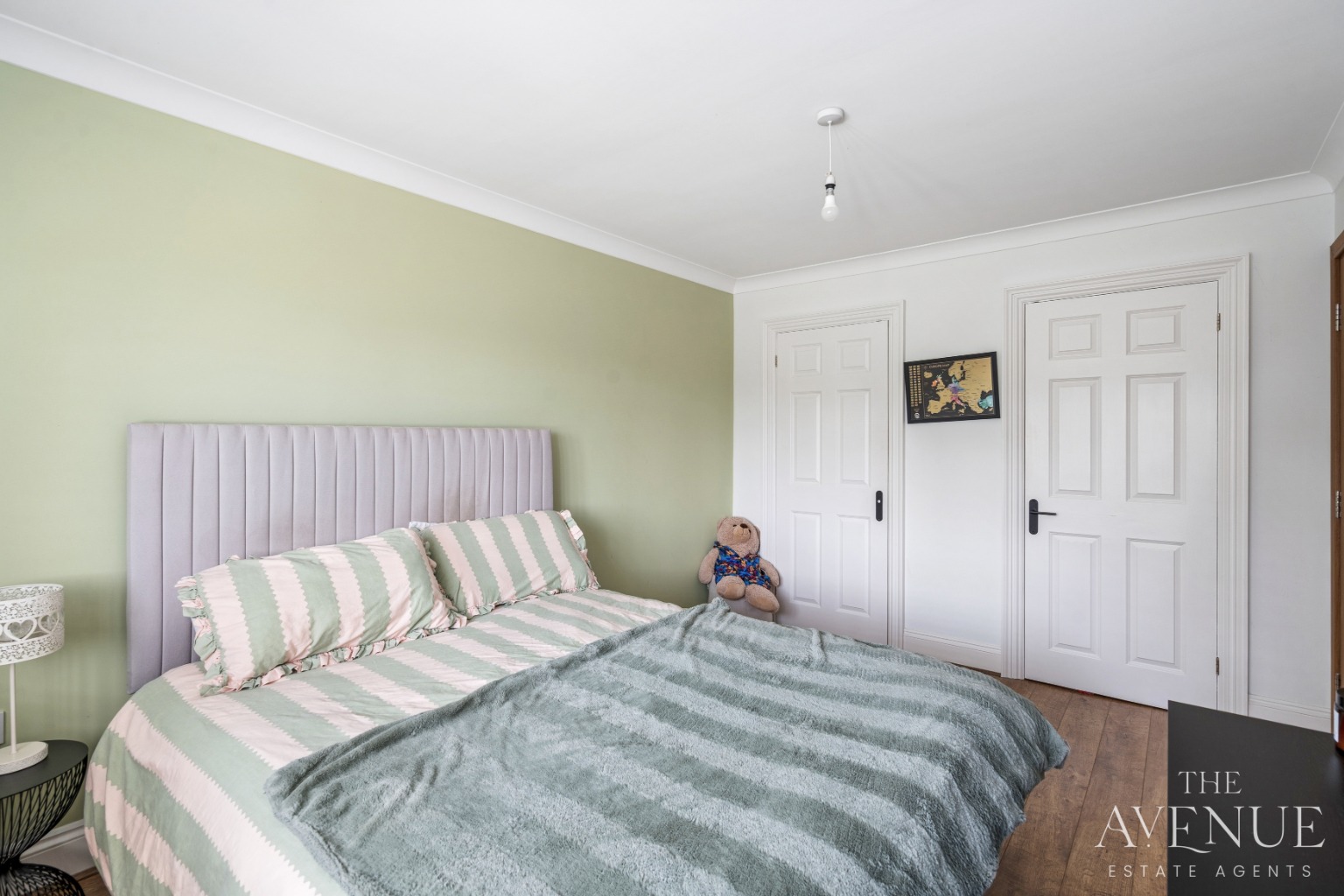 4 bed detached house for sale in Perfect Home for Family & Entertaining - Upper Basildon 17