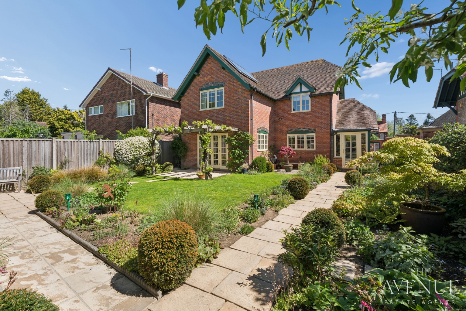 4 bed detached house for sale in Wallingford Road, Shillingford, OX10 2
