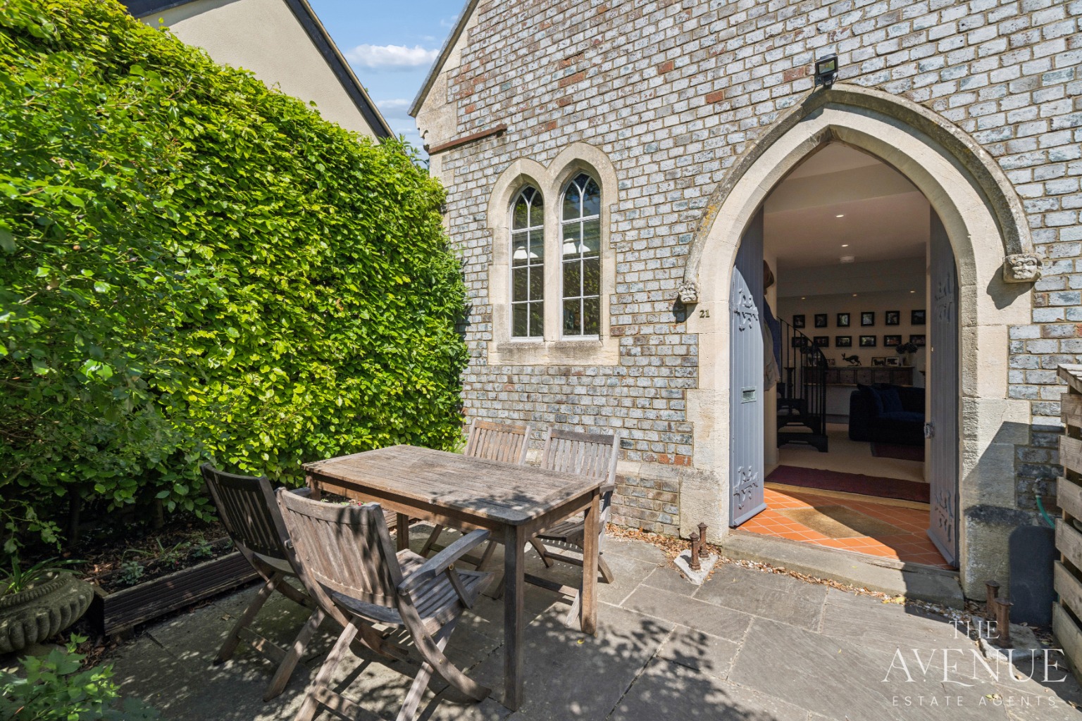 3 bed detached house for sale in The Green South, Warborough, OX10 - Property Image 1