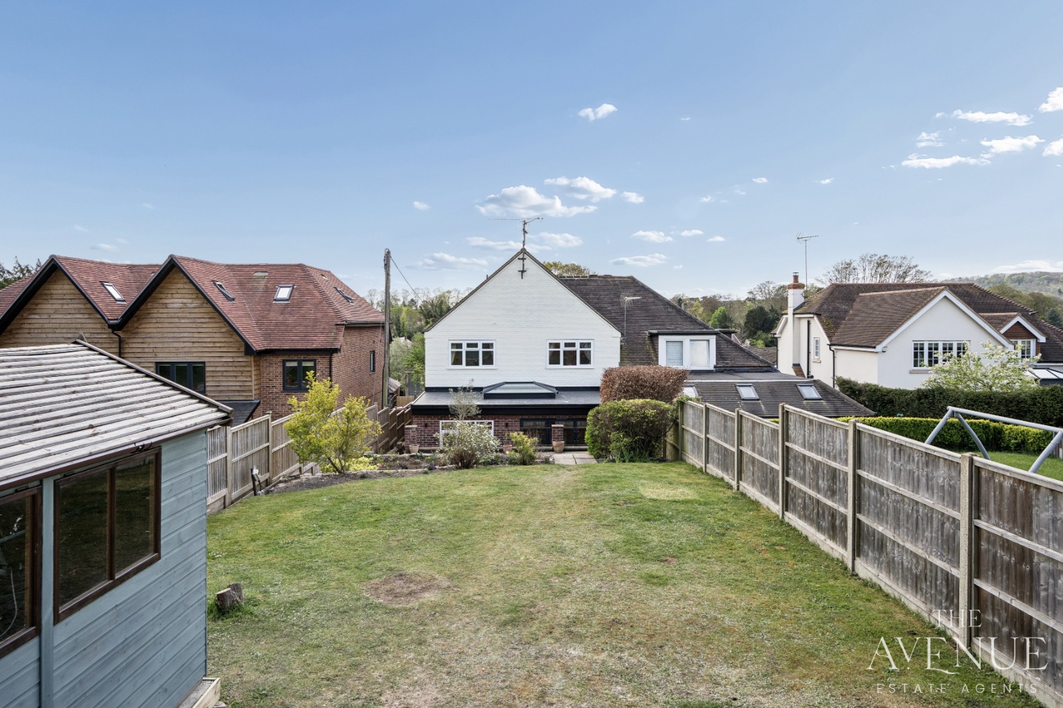4 bed semi-detached house for sale in Springhill Road, Goring on Thames, RG8  - Property Image 4