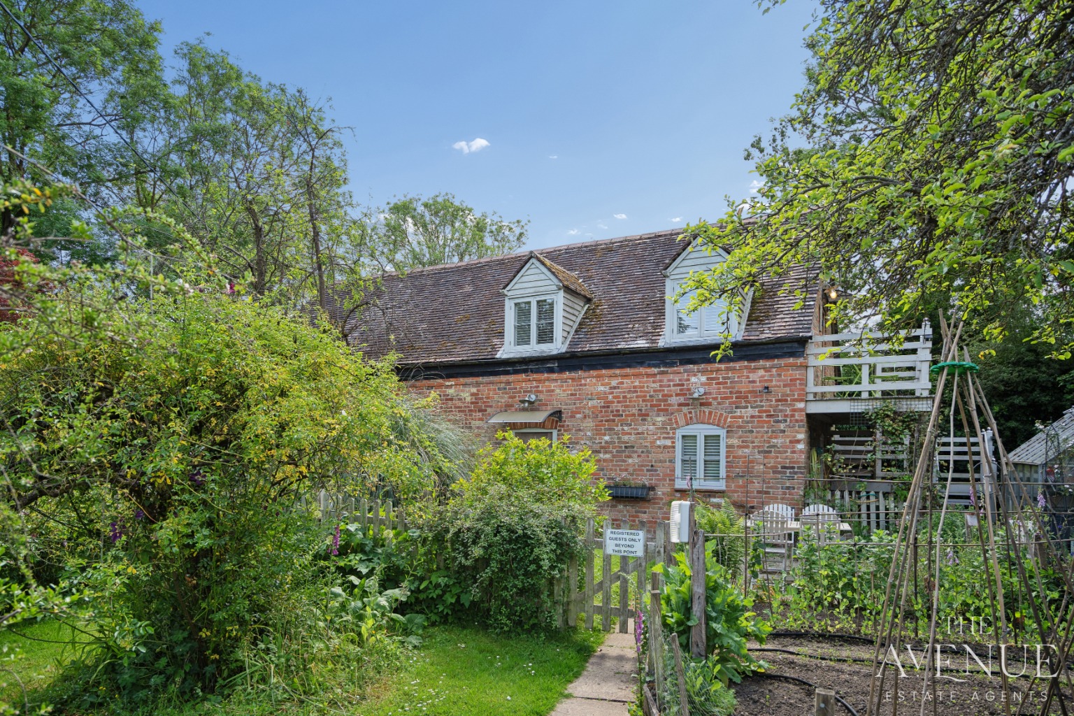 4 bed detached house for sale in Character Home in 0.5 Acre Gardens + Annexe - Nuneham Courtney, Oxfordshire 20