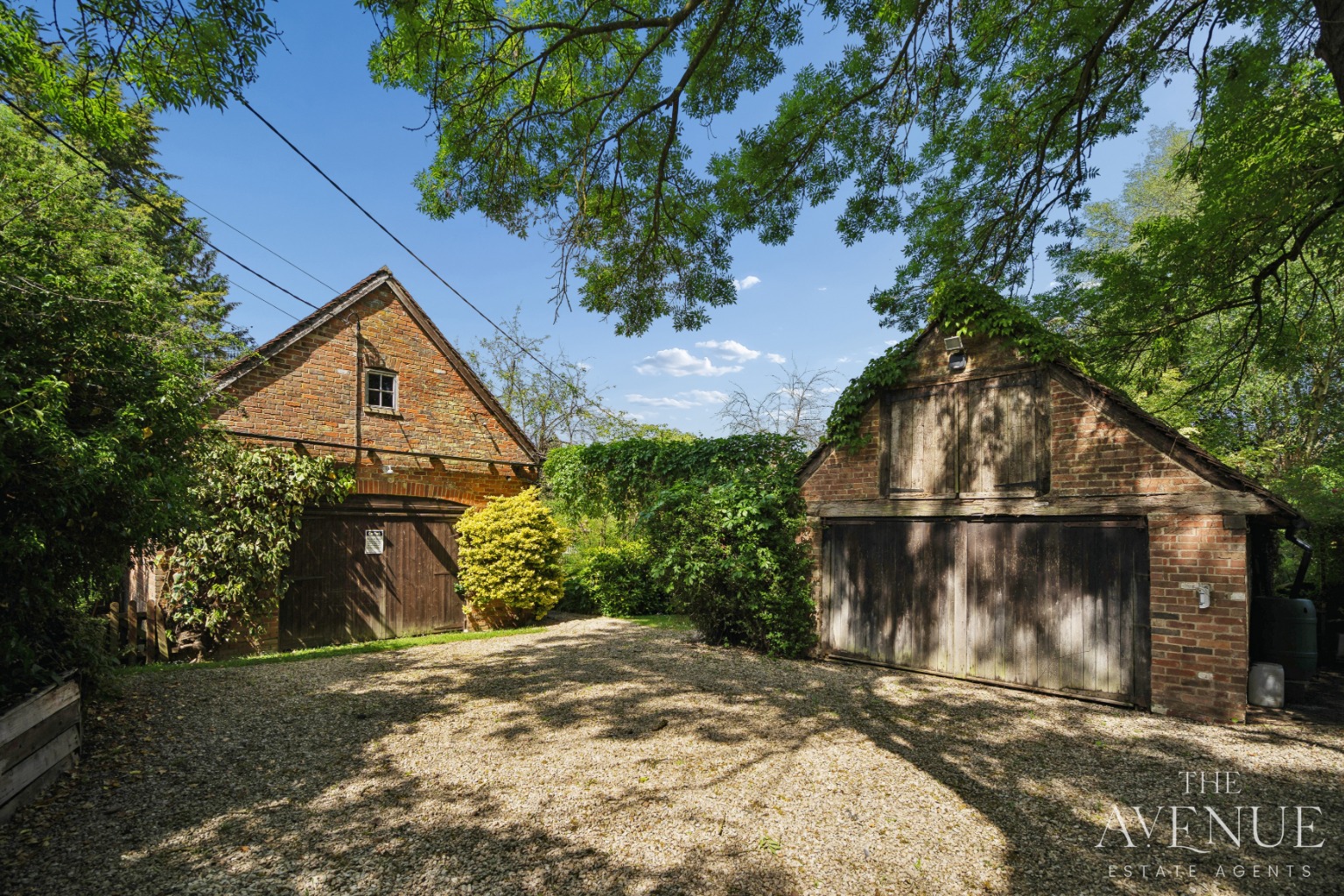 4 bed detached house for sale in Character Home in 0.5 Acre Gardens + Annexe - Nuneham Courtney, Oxfordshire  - Property Image 16