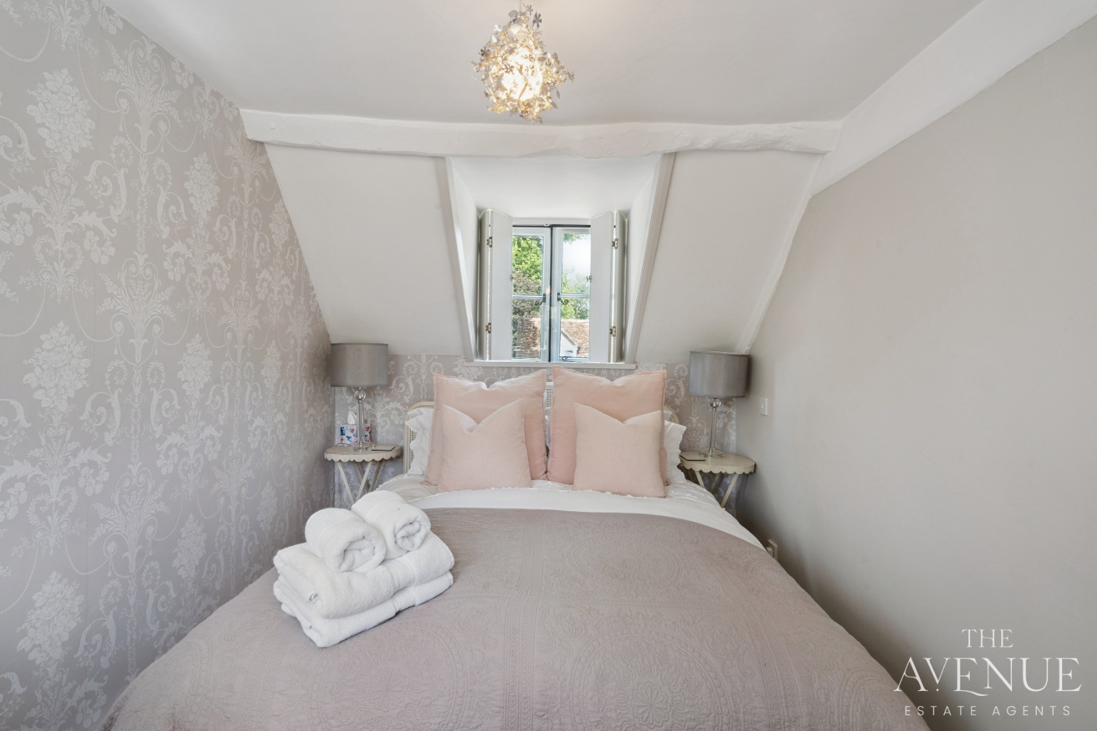 4 bed detached house for sale in Character Home in 0.5 Acre Gardens + Annexe - Nuneham Courtney, Oxfordshire 17