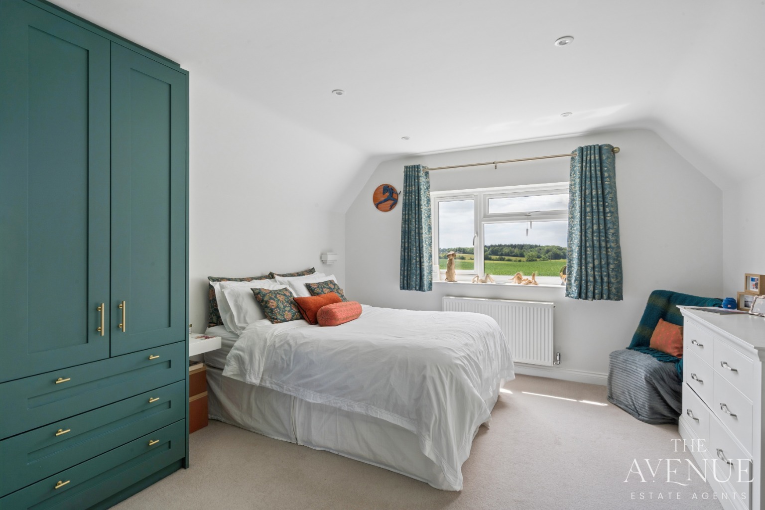 4 bed detached house for sale in A Beautiful Family Home in Oxfordshire - Property Image 20