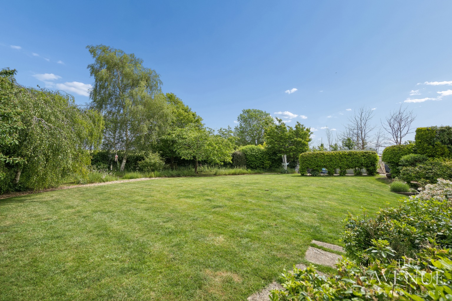 4 bed detached house for sale in A Beautiful Family Home in Oxfordshire - Property Image 12
