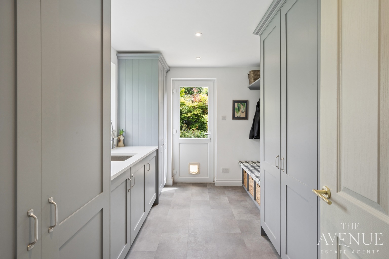 4 bed detached house for sale in A Beautiful Family Home in Oxfordshire - Property Image 8
