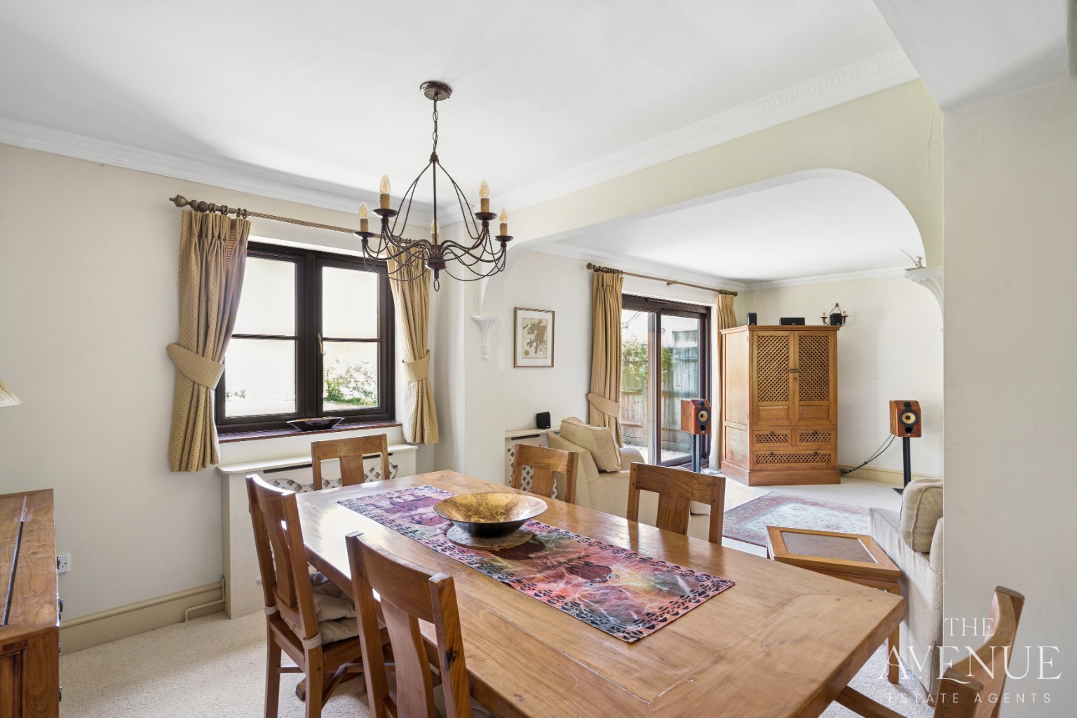 5 bed detached house for sale in Spacious Family Home - Berrick, Oxfordshire - Property Image 7