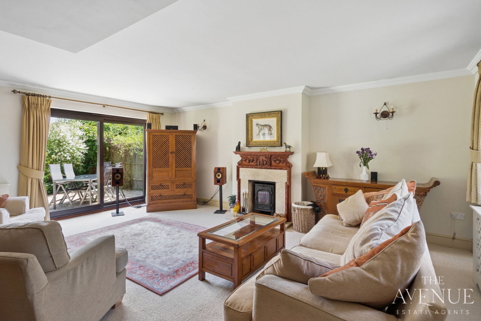 5 bed detached house for sale in Spacious Family Home - Berrick, Oxfordshire 3