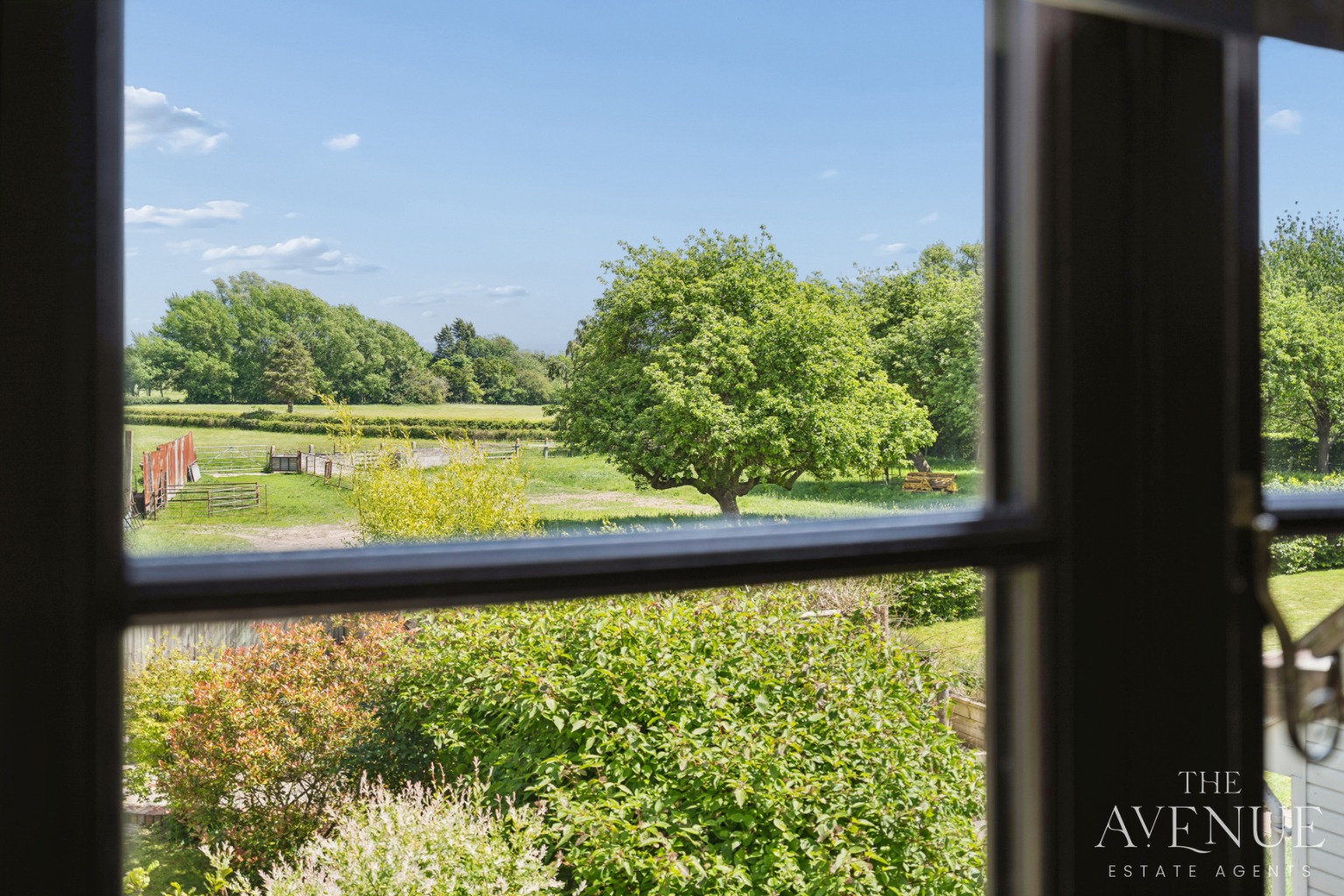 5 bed detached house for sale in Spacious Family Home - Berrick, Oxfordshire - Property Image 20