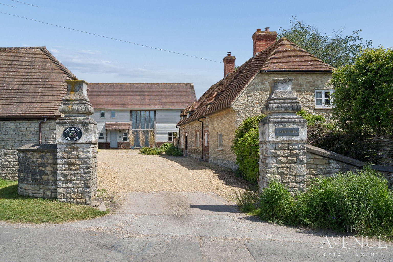 5 bed detached house for sale in Spacious Family Home - Berrick, Oxfordshire 13