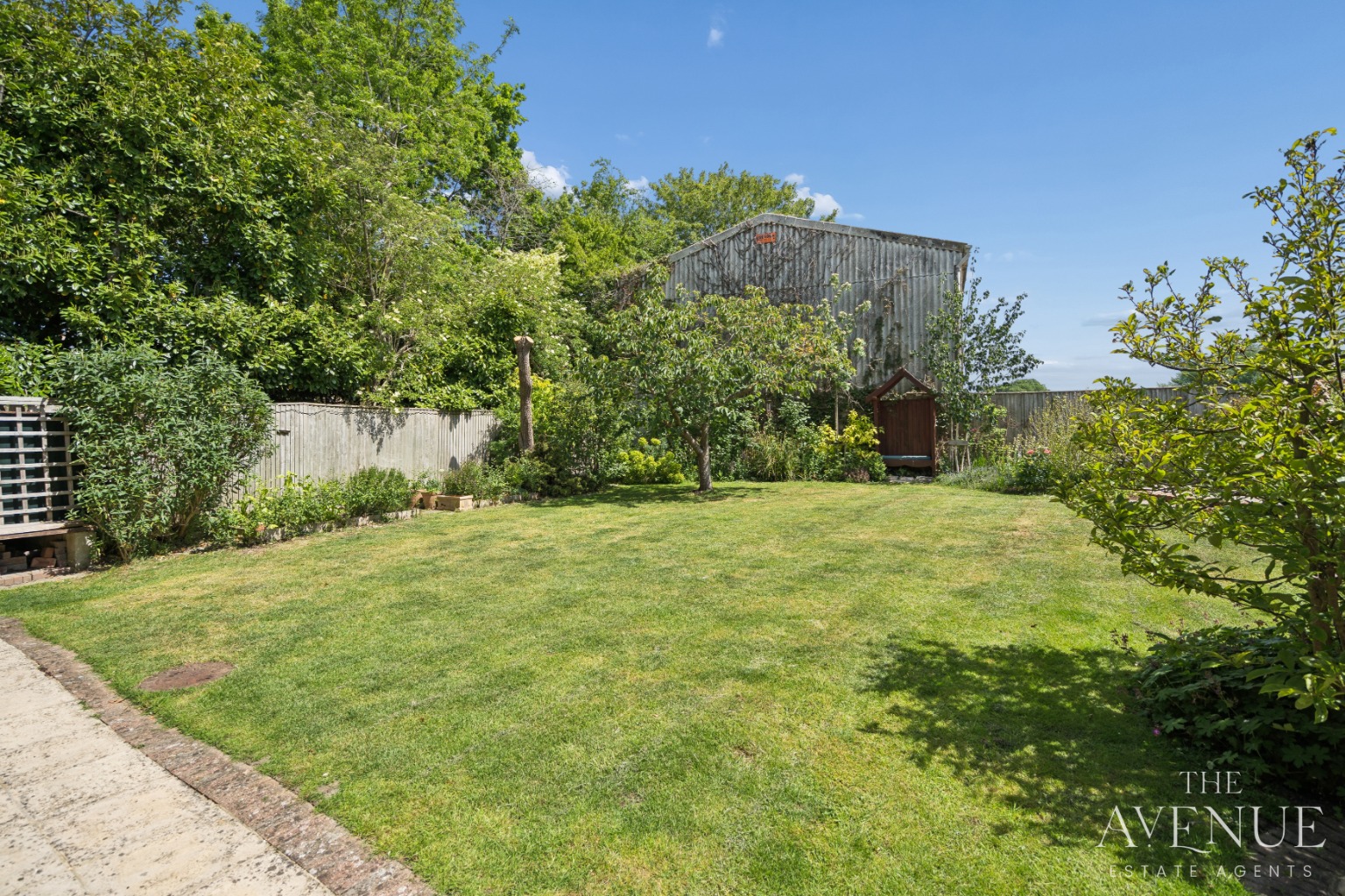 5 bed detached house for sale in Spacious Family Home - Berrick, Oxfordshire 11