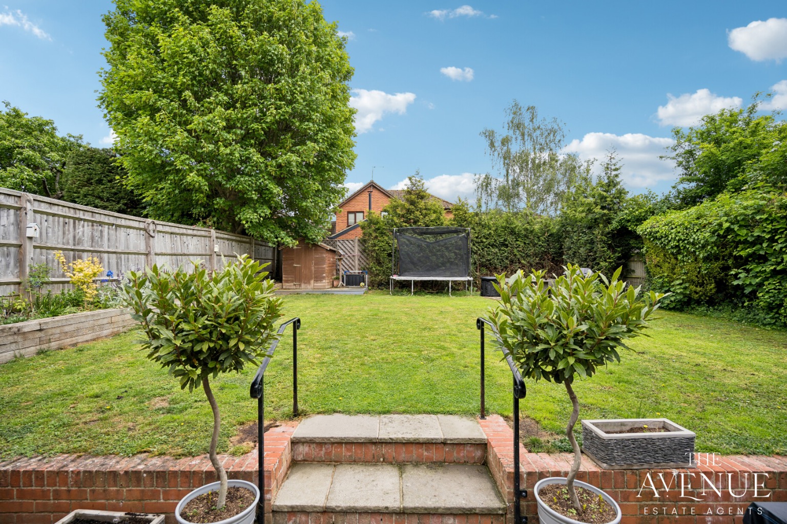 4 bed detached house for sale in Superb Family Home - Brightwell cum Sotwell, Oxfordshire 2