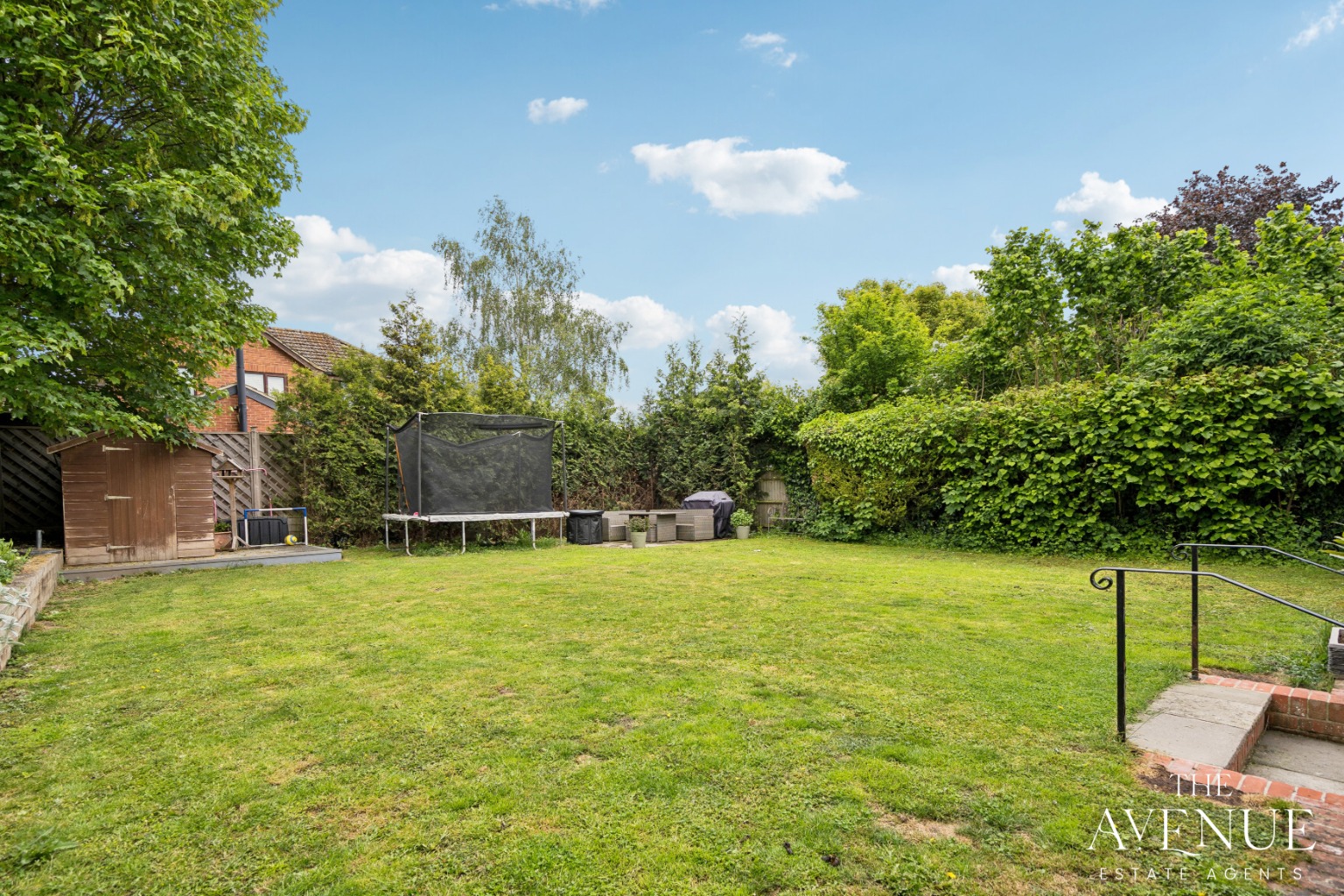 4 bed detached house for sale in Superb Family Home - Brightwell cum Sotwell, Oxfordshire - Property Image 11