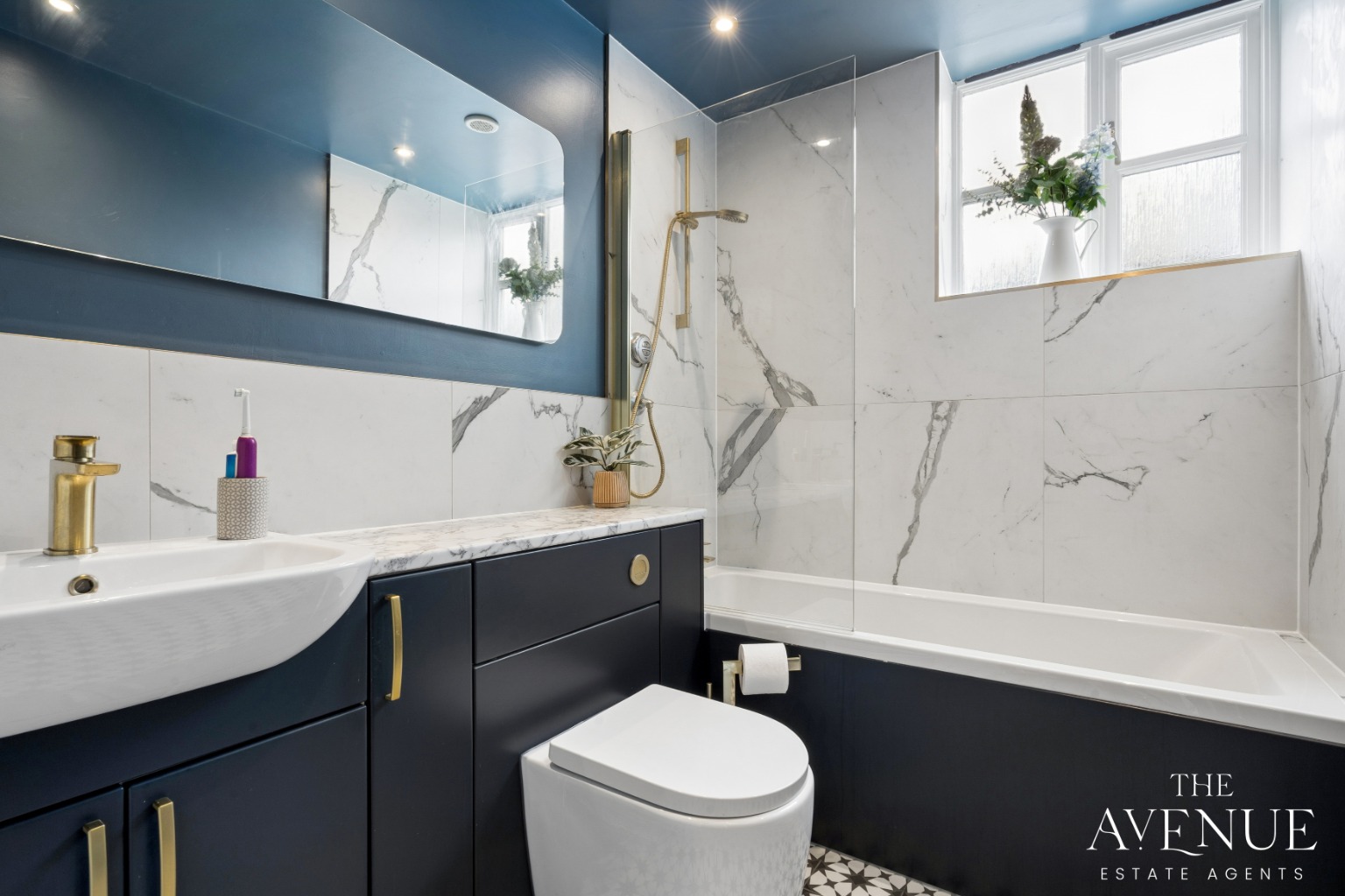 4 bed detached house for sale in Superb Family Home - Brightwell cum Sotwell, Oxfordshire 13