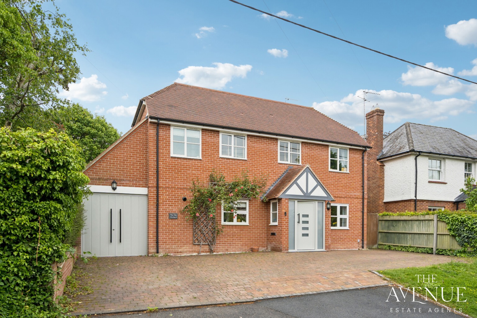 4 bed detached house for sale in Superb Family Home - Brightwell cum Sotwell, Oxfordshire