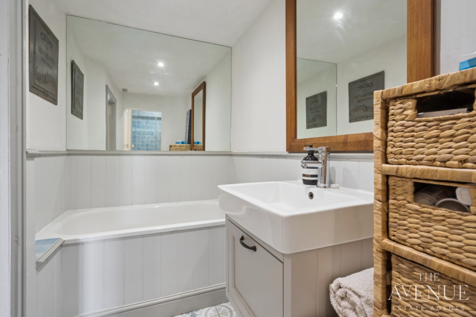 3 bed semi-detached house for sale in Stylish Character Cottage -Warborough, Oxfordshire - Property Image 19