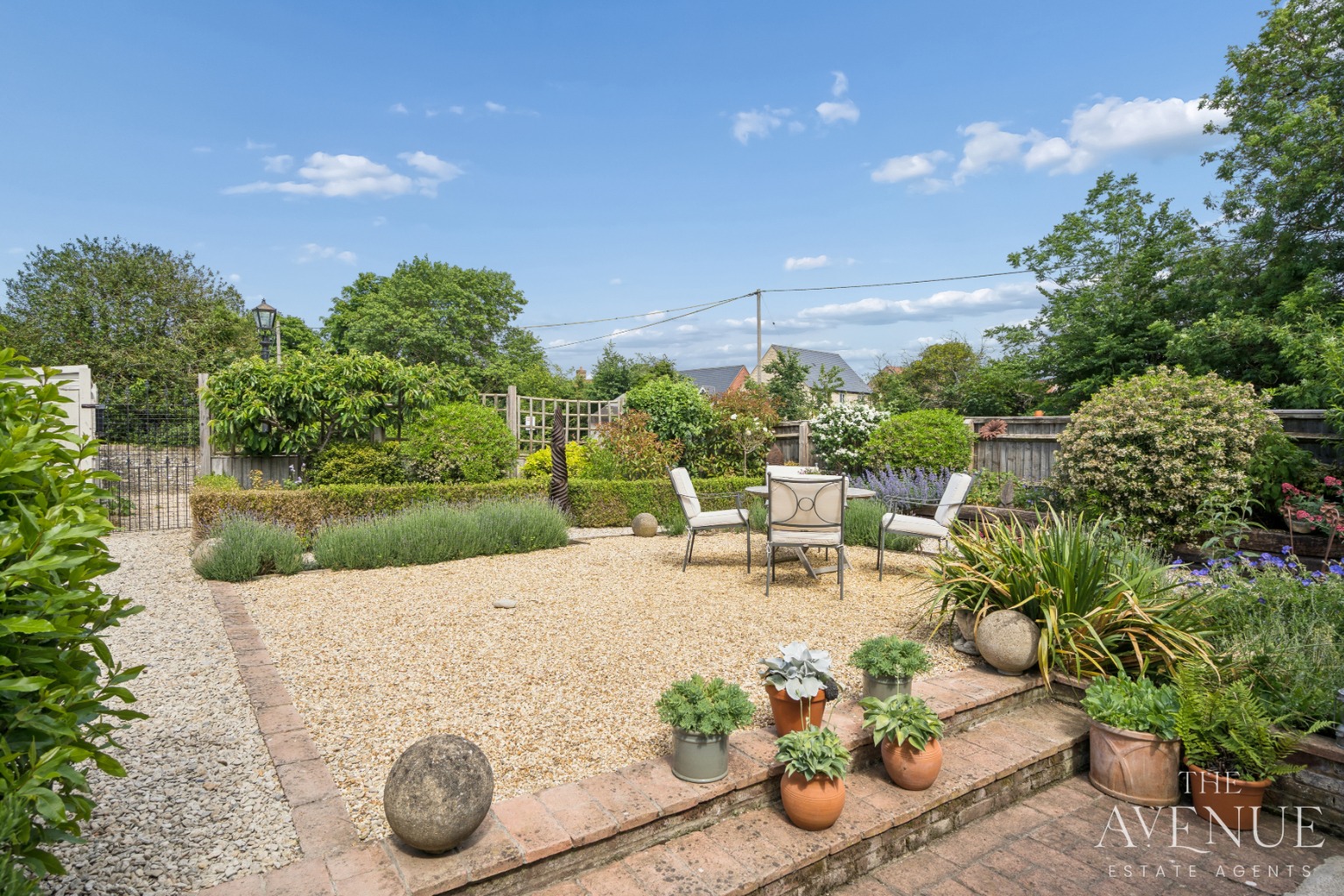 3 bed semi-detached house for sale in Stylish Character Cottage -Warborough, Oxfordshire 9