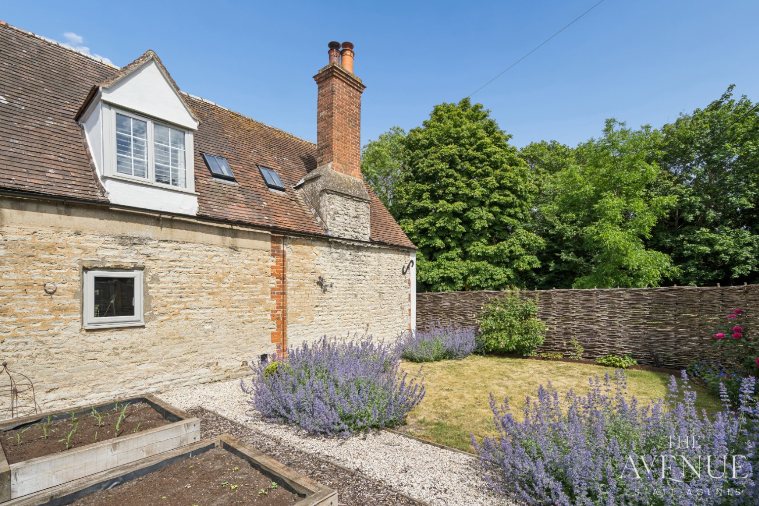 3 bed semi-detached house for sale in Stylish Character Cottage -Warborough, Oxfordshire 11
