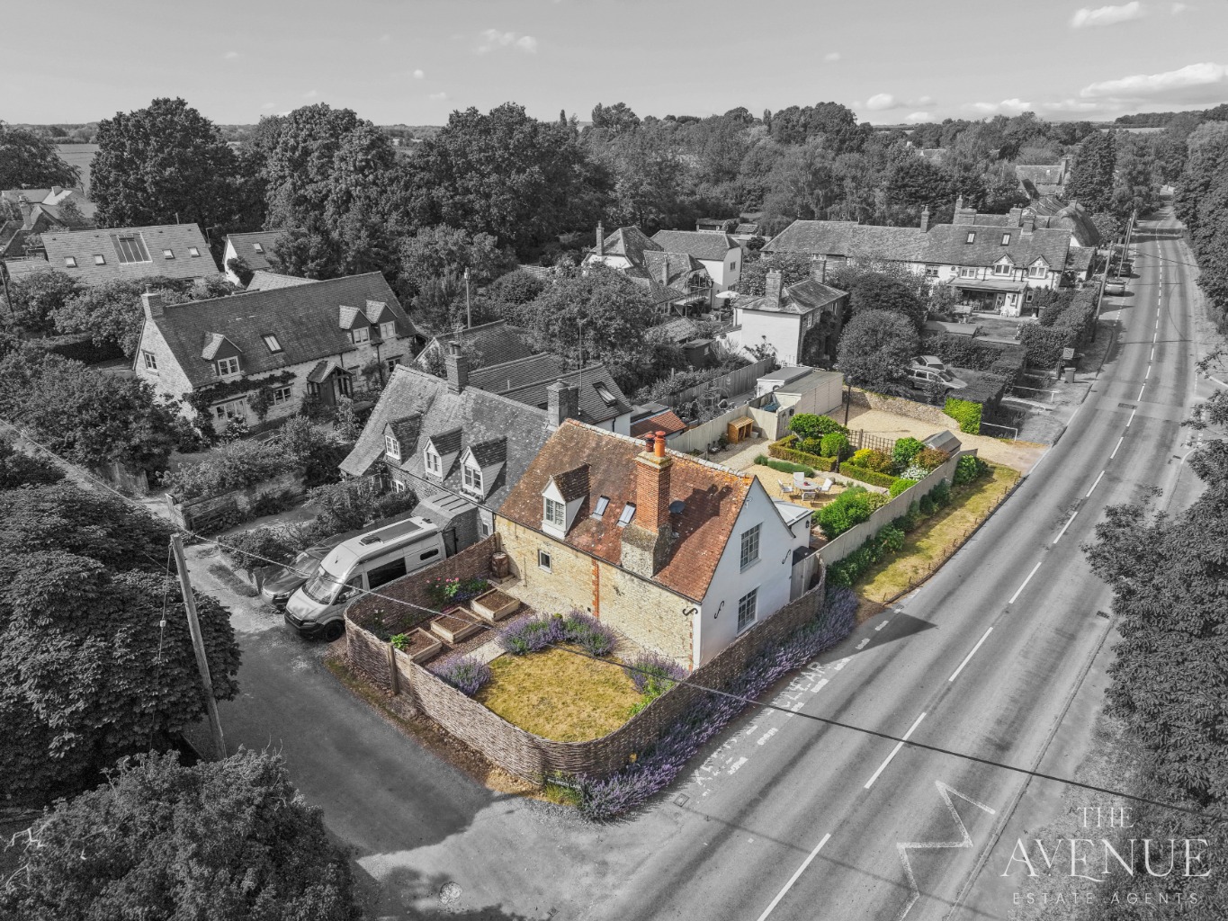 3 bed semi-detached house for sale in Stylish Character Cottage -Warborough, Oxfordshire - Property Image 14