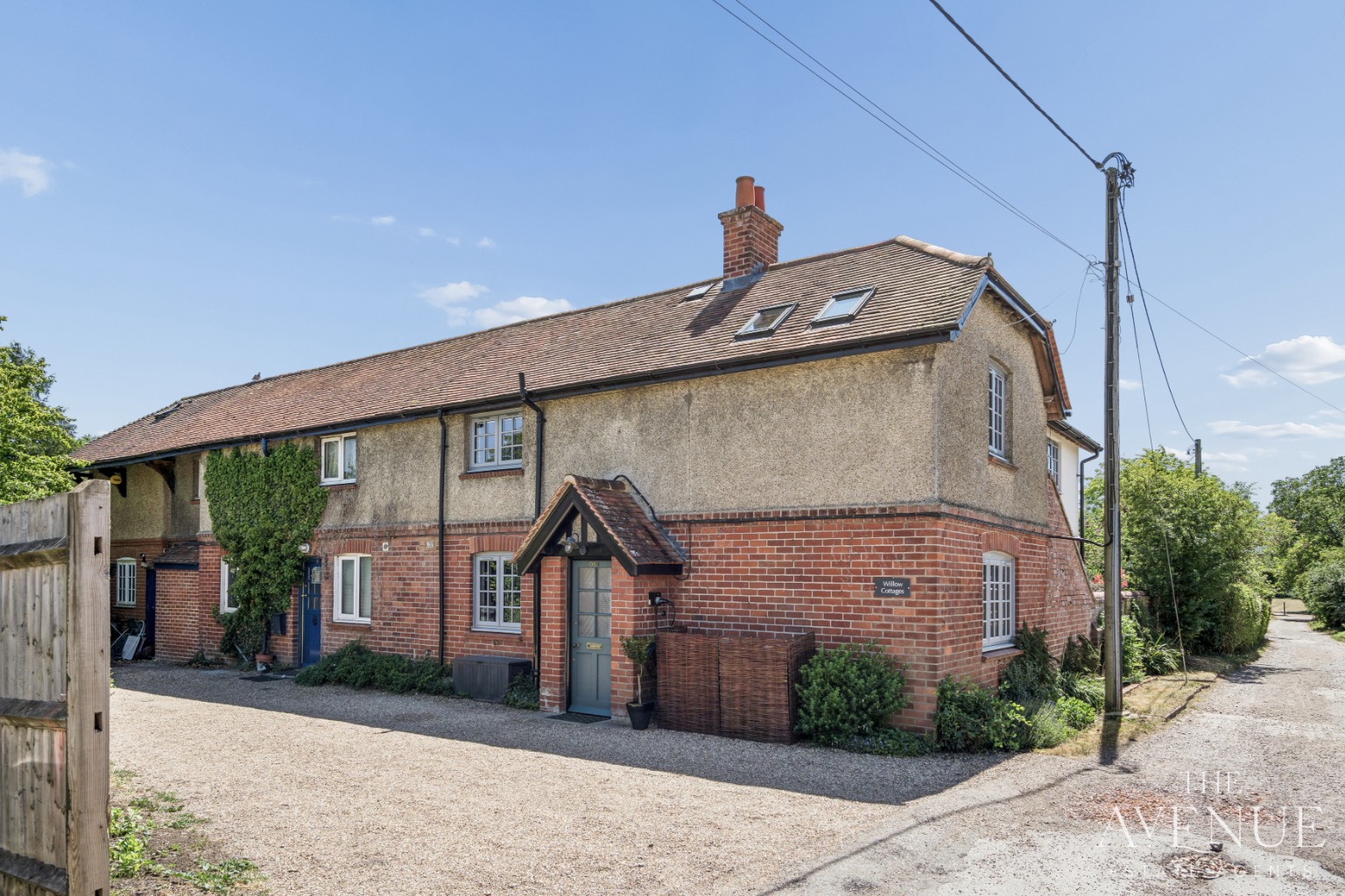 3 bed semi-detached house for sale in Beautifully Modern Victorian Cottage - Moulsford  - Property Image 2