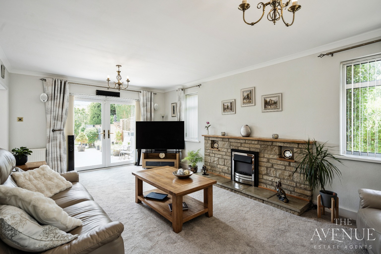 4 bed detached house for sale in Countryside Views + 0.29 acre plot - Newington, Oxfordshire  - Property Image 3
