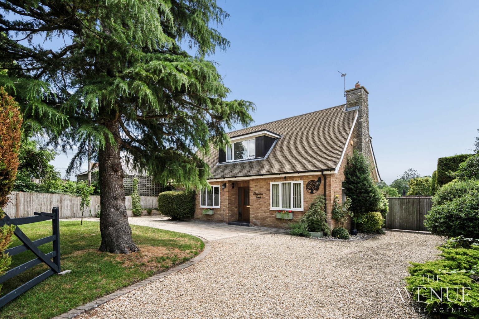 4 bed detached house for sale in Countryside Views + 0.29 acre plot - Newington, Oxfordshire  - Property Image 18