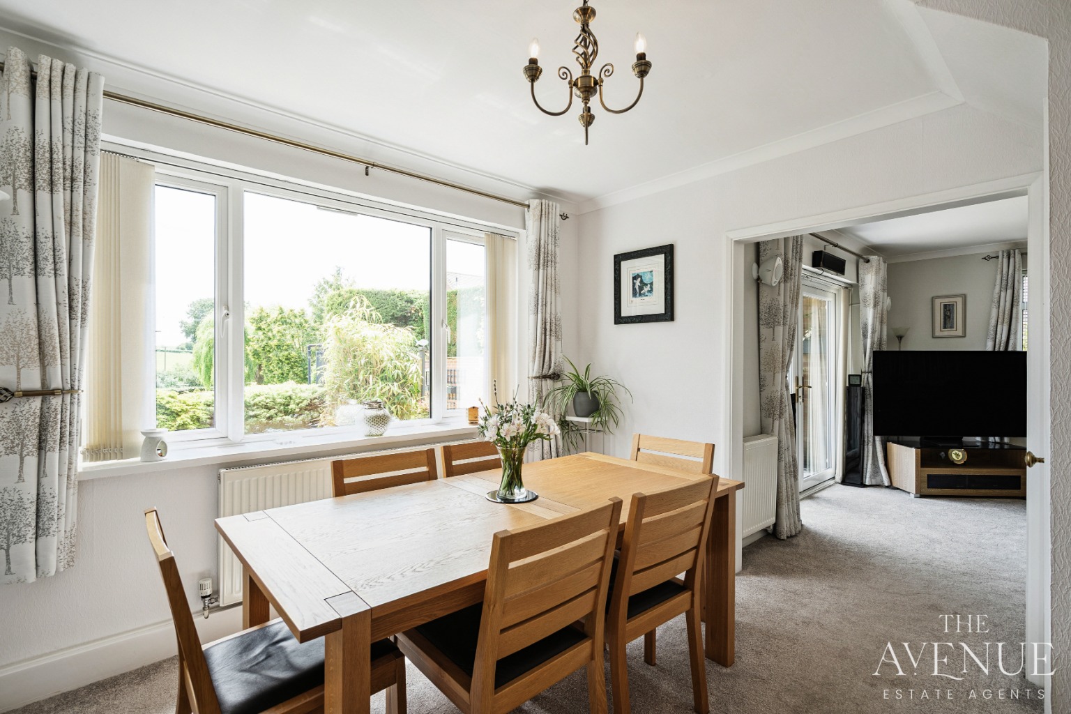 4 bed detached house for sale in Countryside Views + 0.29 acre plot - Newington, Oxfordshire 3