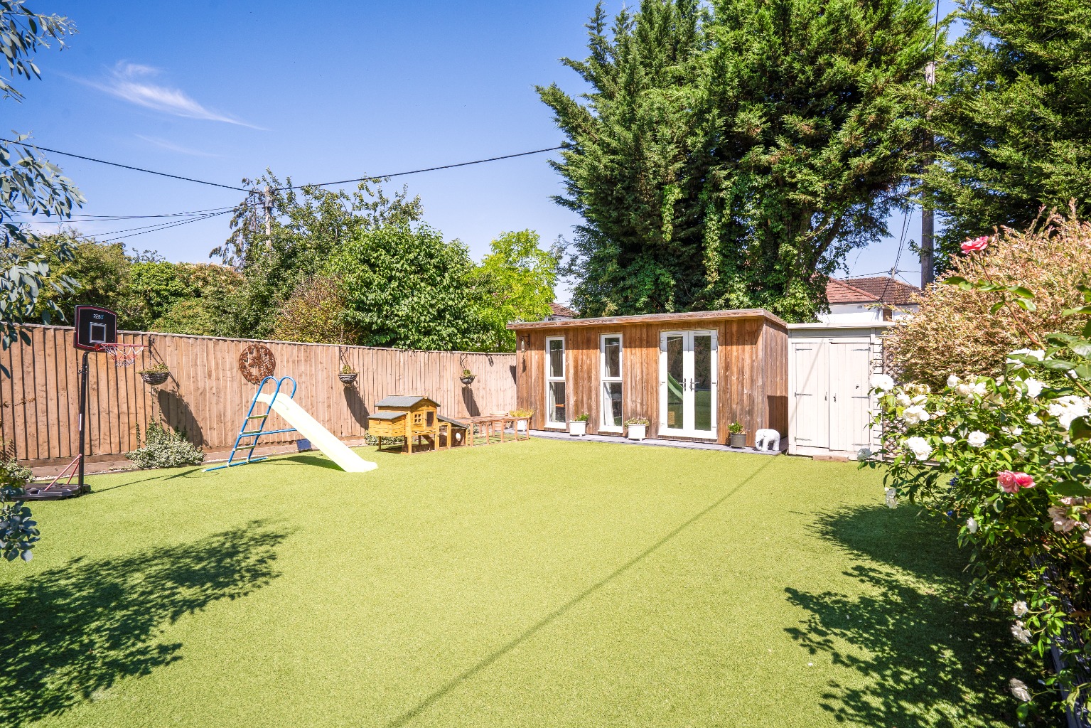 4 bed semi-detached house for sale in Superb Family Home Close to Town & Station 13