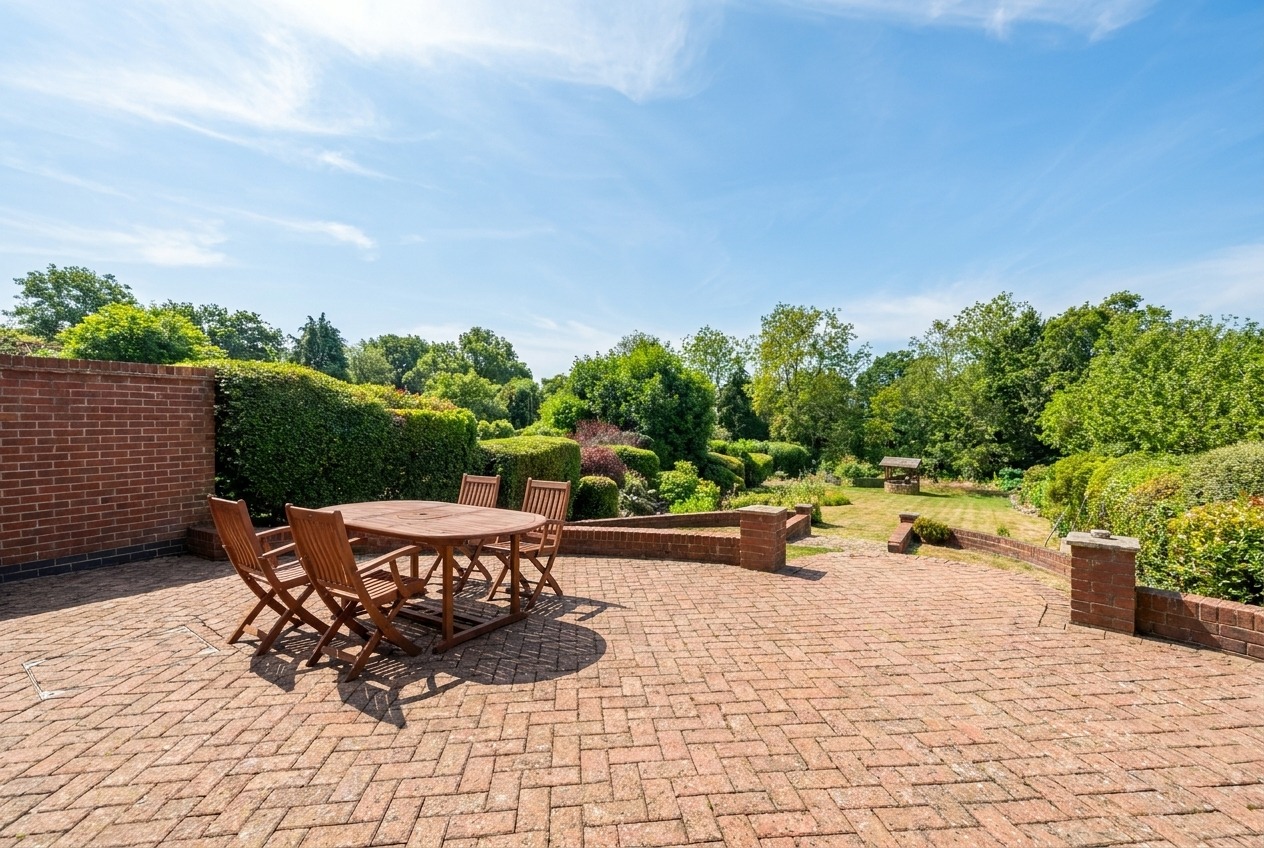 4 bed detached house for sale in Peterbrook Road, Shirley, Solihull, Worcestershire, B90 4