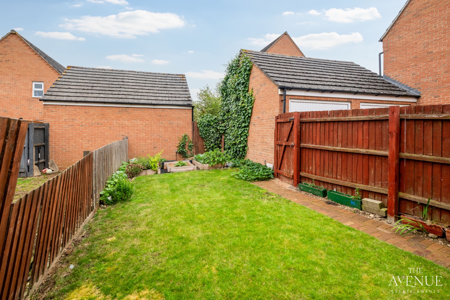 3 bed end of terrace house for sale in Celtic Close, Higham Ferrers, NN10 8NX - Property Image 24