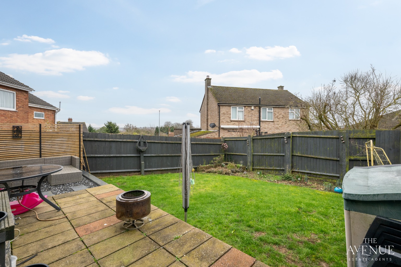 3 bed semi-detached house for sale in Knightlands Road, Irthlingborough, NN9 5SU 25