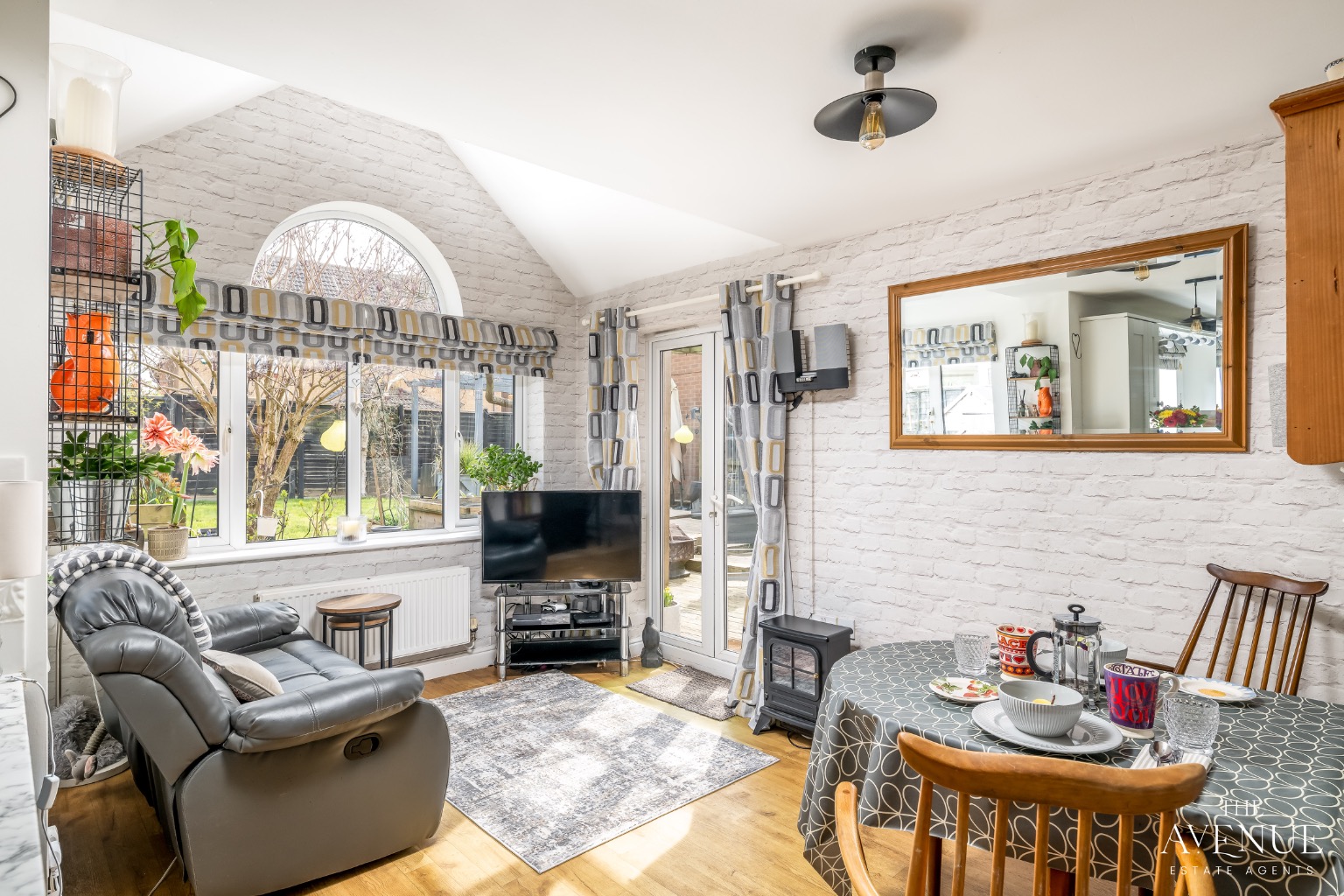 5 bed detached house for sale in Trefoil Close, Rushden, NN10 0PN - Property Image 2