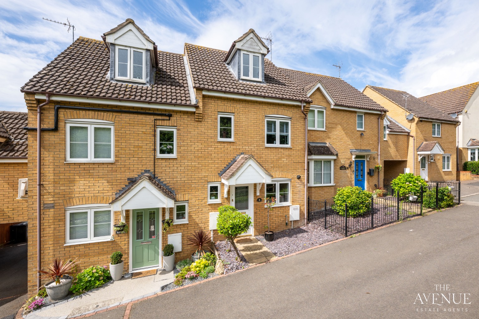 3 bed terraced house for sale in Ringtail Close, Irthlingborough, NN9 5GG - Property Image 1