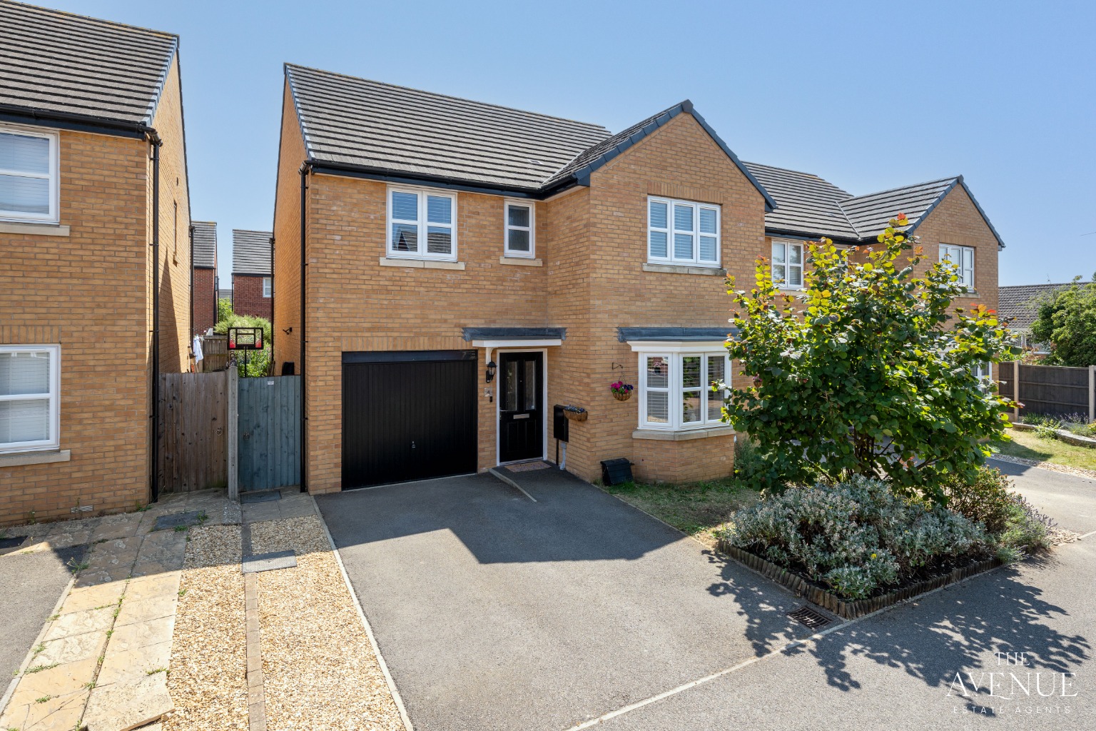 4 bed detached house for sale in Crab Apple Drive, Higham Ferrers, NN10 8FG - Property Image 1