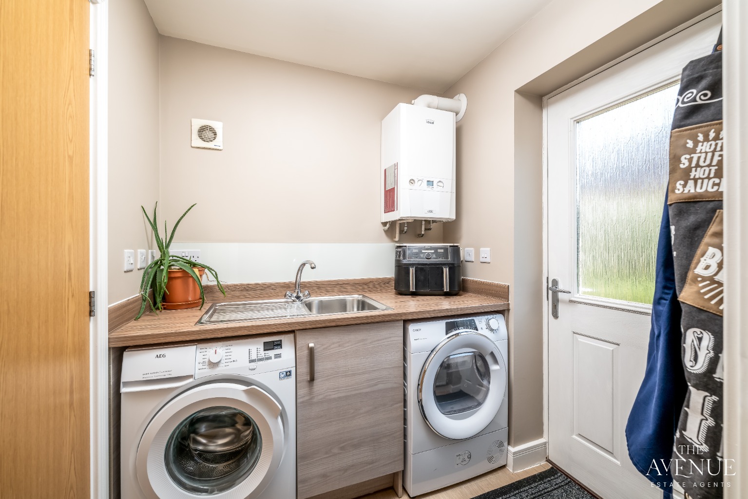 4 bed detached house for sale in Crab Apple Drive, Higham Ferrers, NN10 8FG - Property Image 12
