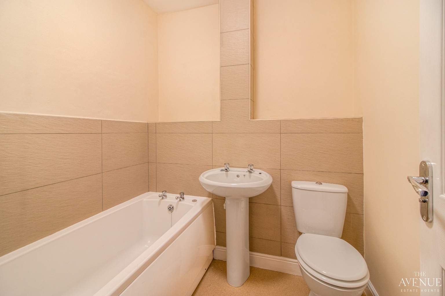 3 bed town house for sale in Wilnecote, Tamworth, Staffordshire, B77 - Property Image 14