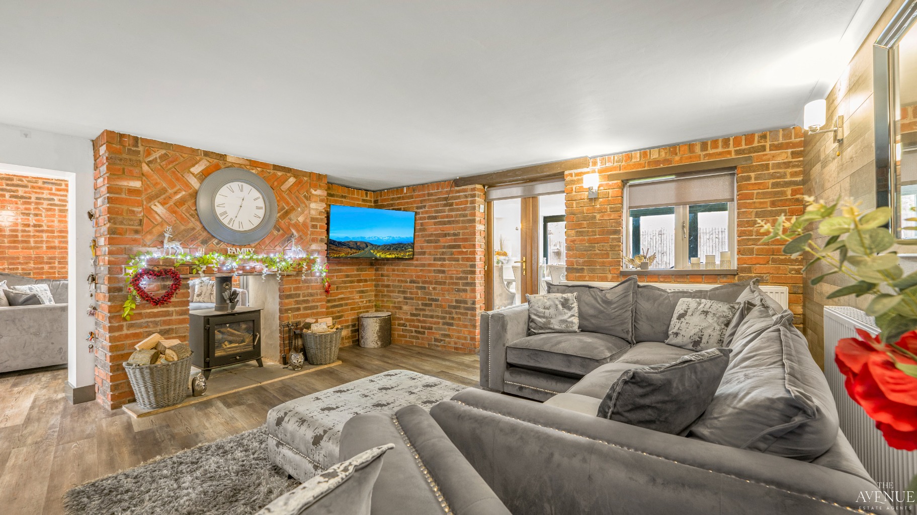 5 bed cottage for sale in Exclusive Riverside Cottage, Coventry Road, Kingsbury, B78 - Property Image 3