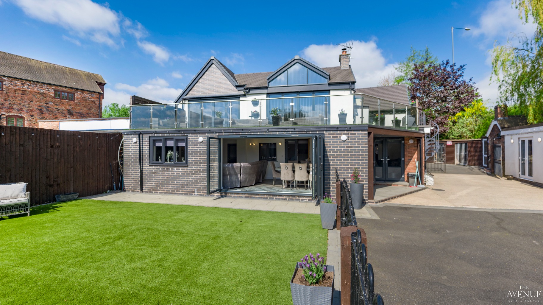 5 bed cottage for sale in Exclusive Riverside Cottage, Coventry Road, Kingsbury, B78 - Property Image 1