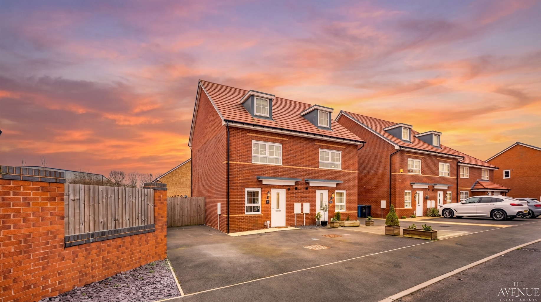 3 bed semi-detached house for sale in Wentworth Close, Tamworth, B78 - Property Image 1