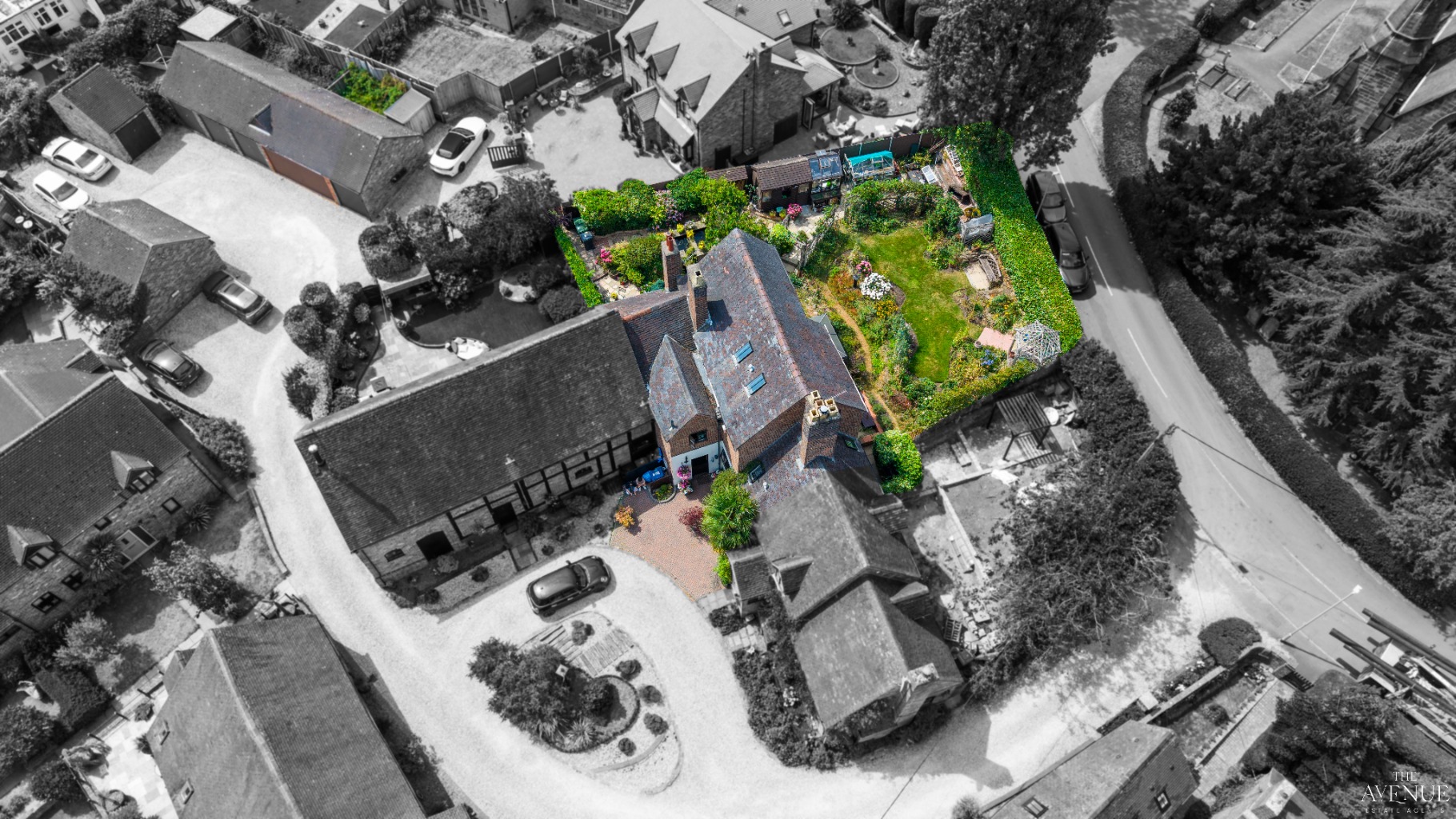 5 bed farm house for sale in Church Farm Mews, Dosthill, Tamworth, Staffordshire, B77 31