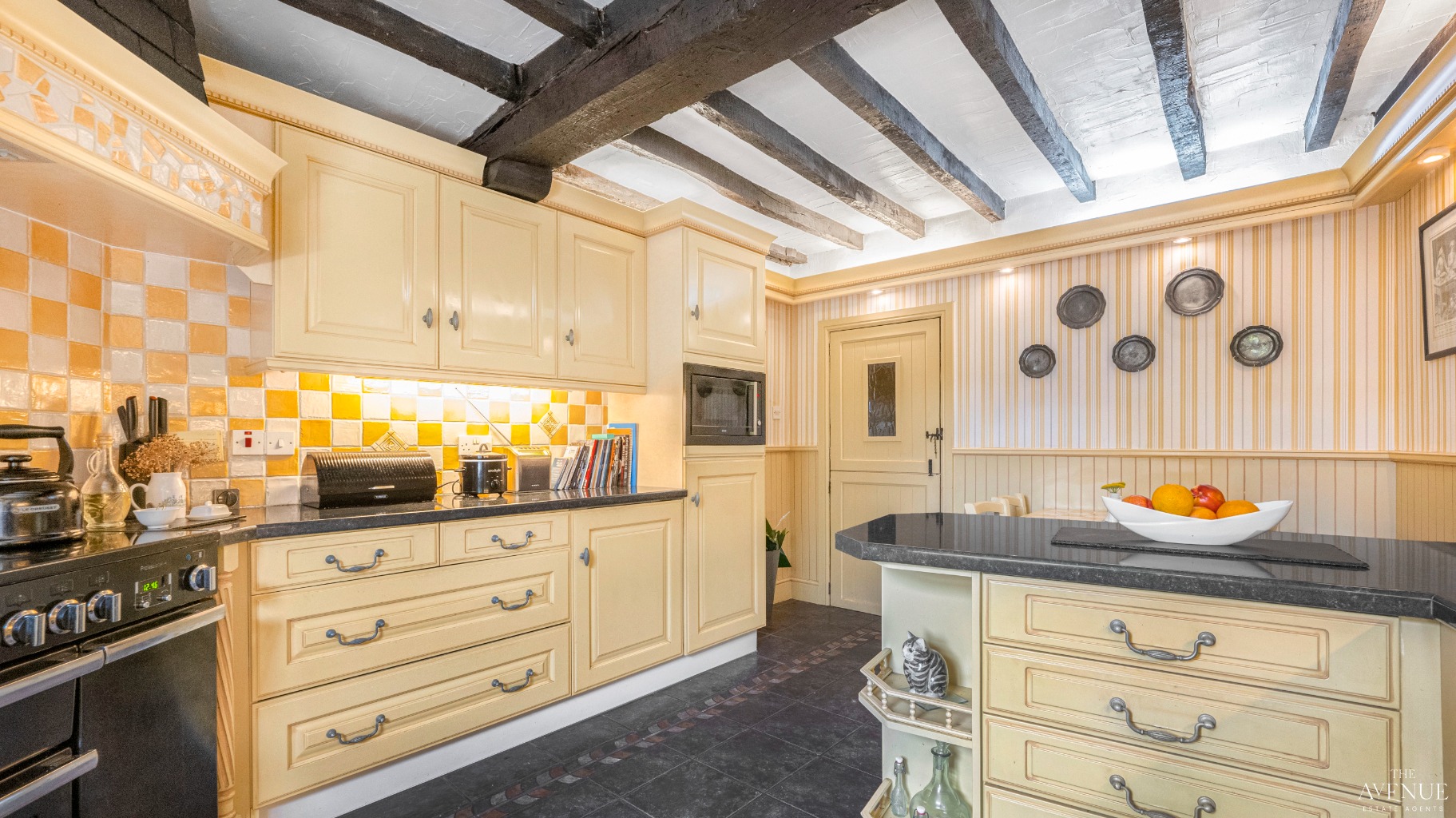 5 bed farm house for sale in Church Farm Mews, Dosthill, Tamworth, Staffordshire, B77  - Property Image 6