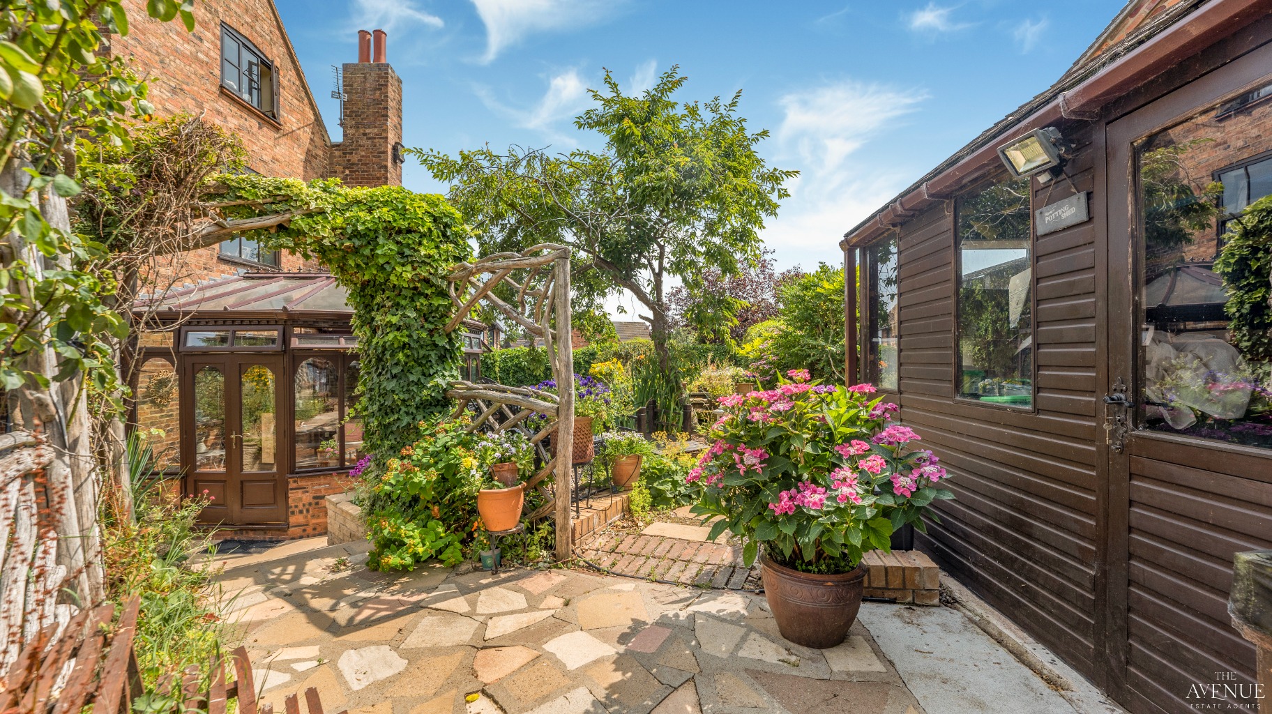 5 bed farm house for sale in Church Farm Mews, Dosthill, Tamworth, Staffordshire, B77 36