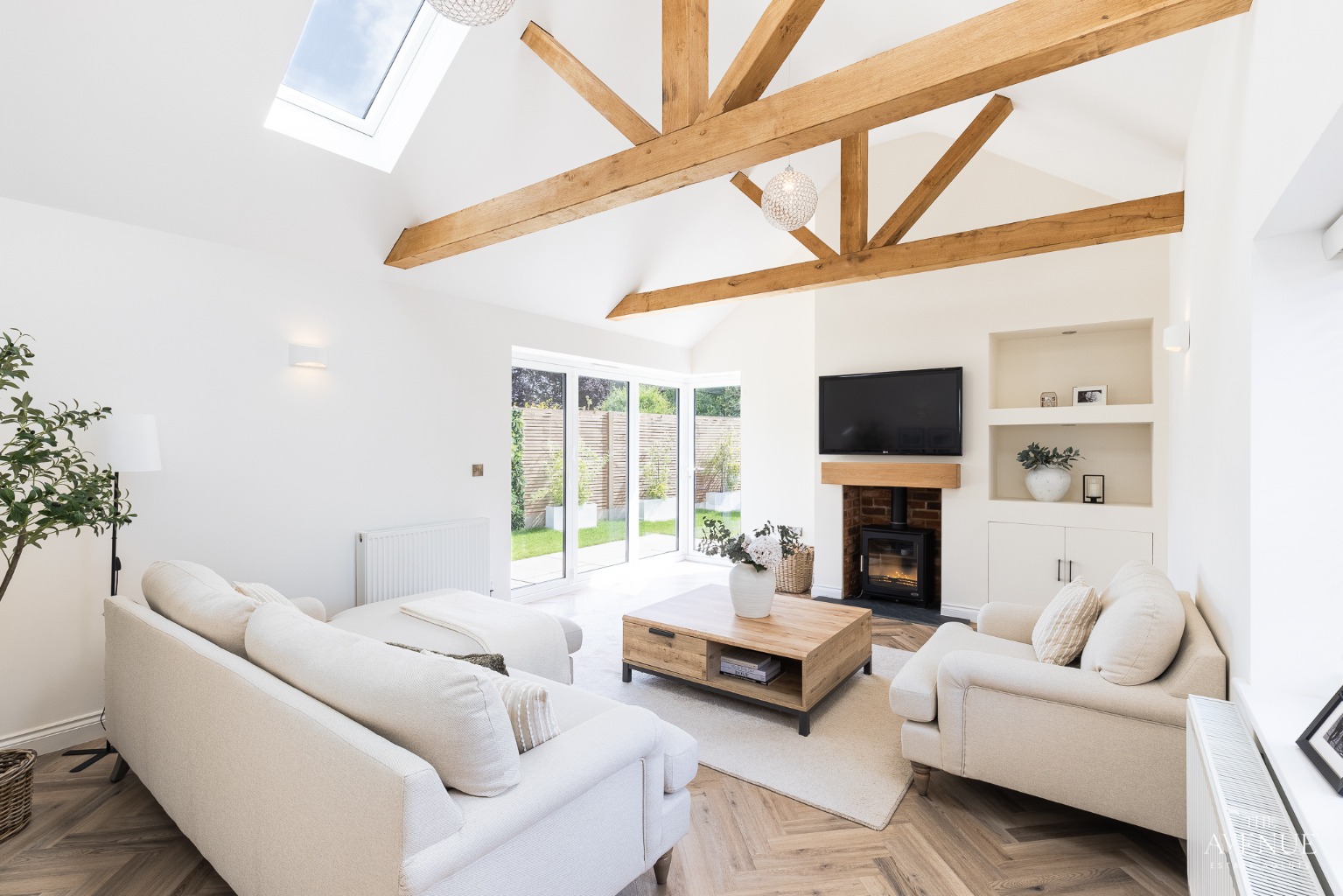 3 bed cottage for sale in Church Lane, Upper Dean, Huntingdon 2
