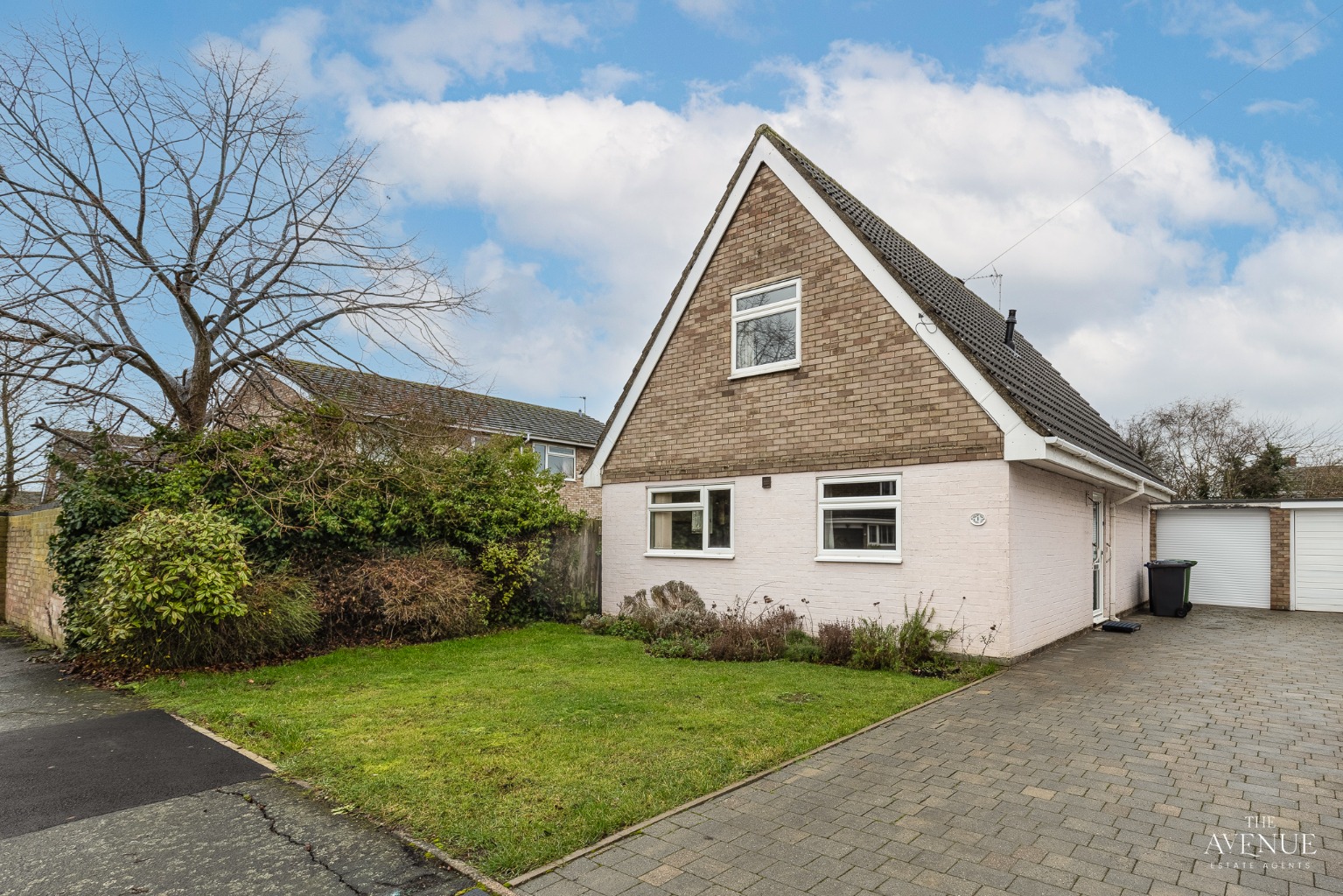 3 bed chalet for sale in Carters Way, Swavesey, Cambridge  - Property Image 1