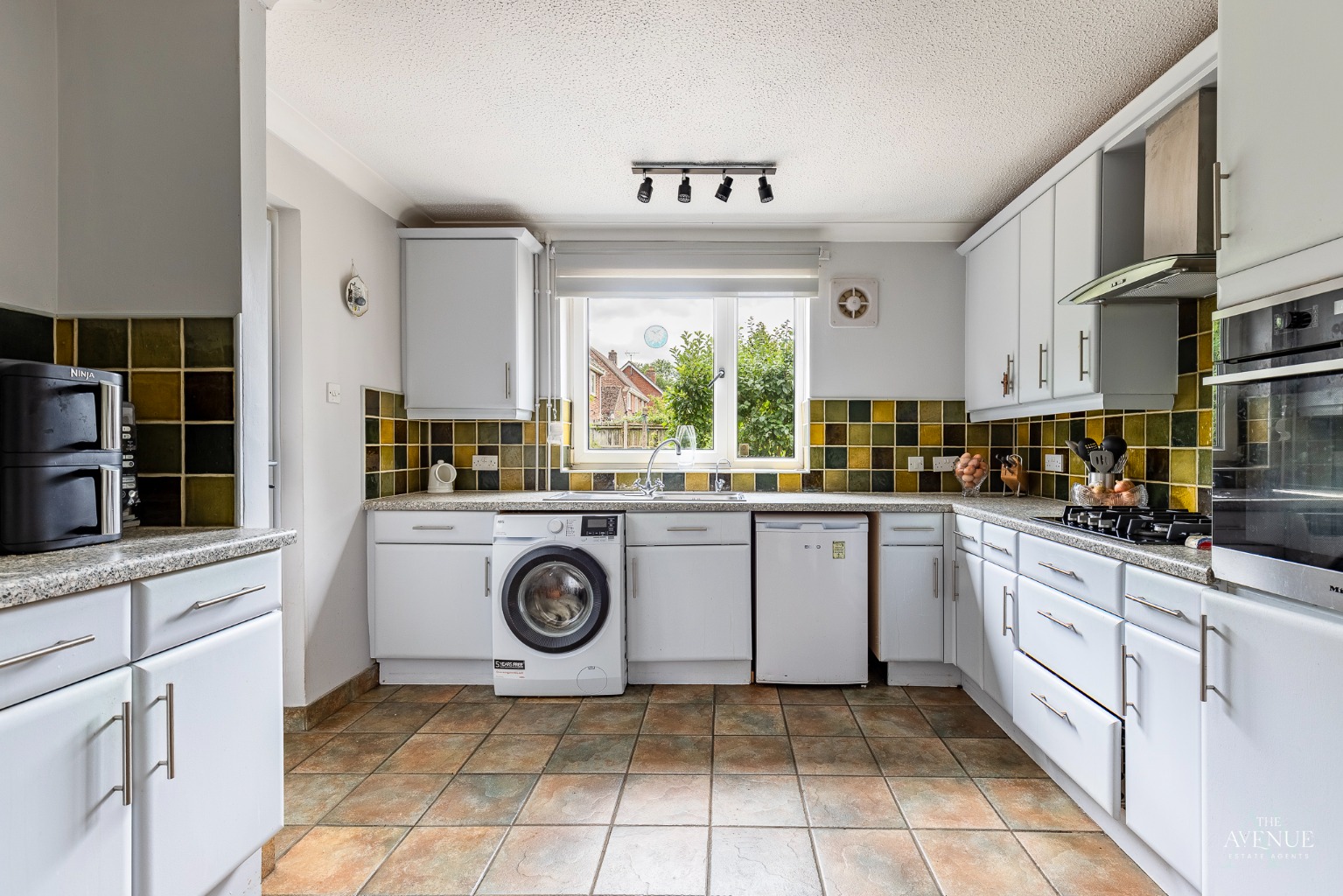 3 bed detached house for sale in Thatchers Wood, Longstanton, Cambridge  - Property Image 9