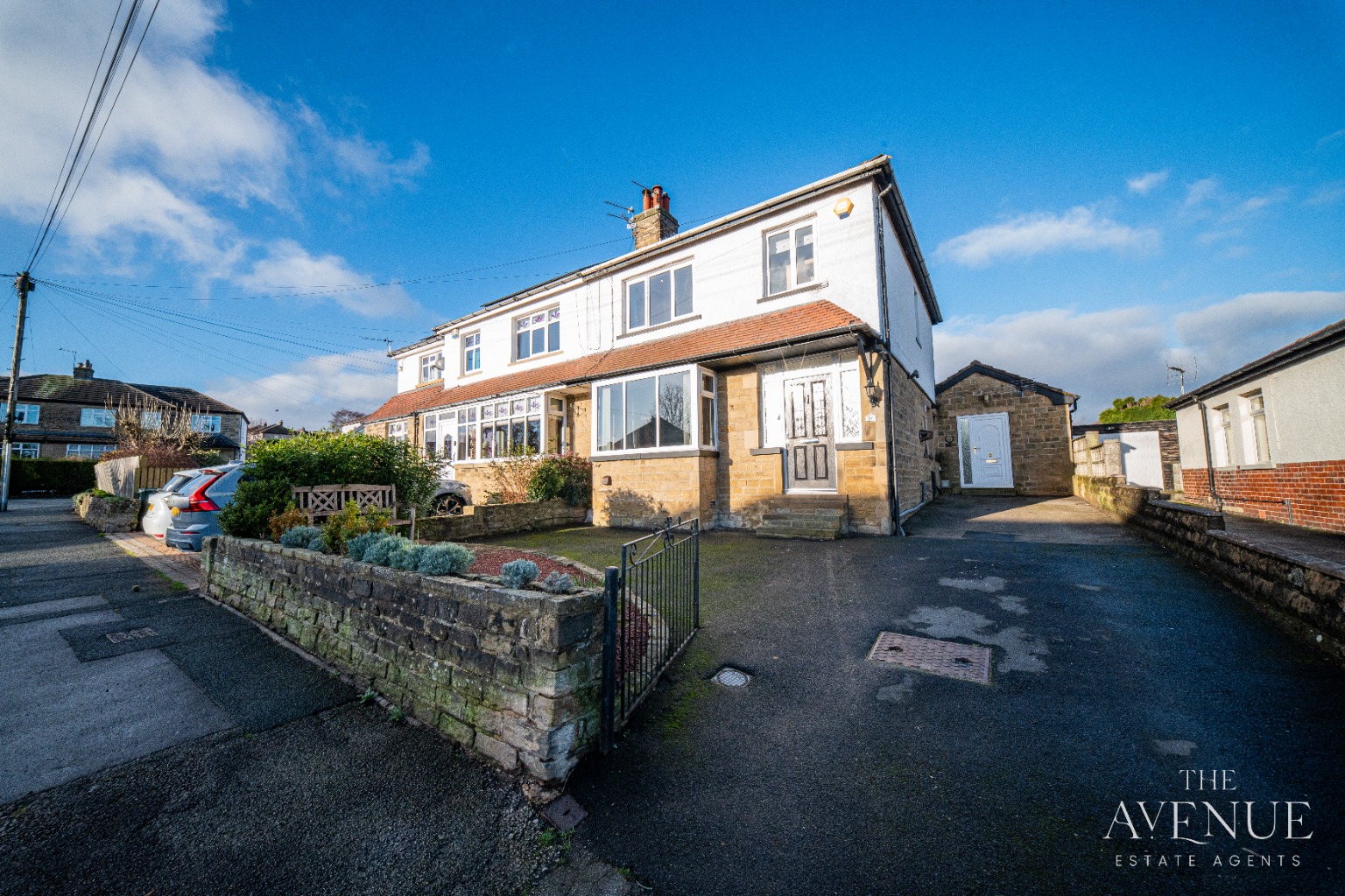 4 bed semi-detached house for sale in Brantcliffe Drive, Baildon, West Yorkshire.  - Property Image 1