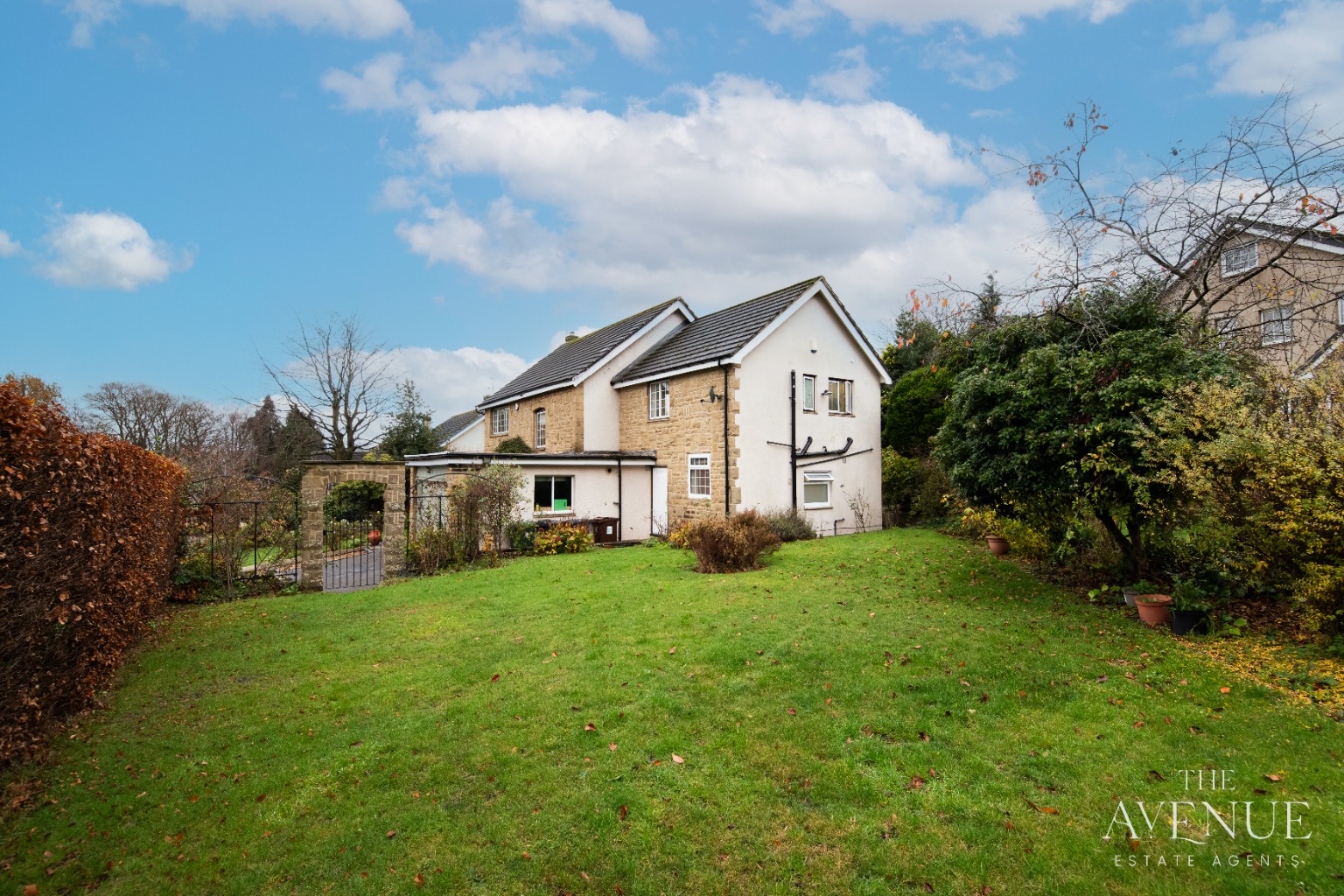 5 bed detached house for sale in Woodvale Crescent, Bingley, West Yorkshire, BD16 41